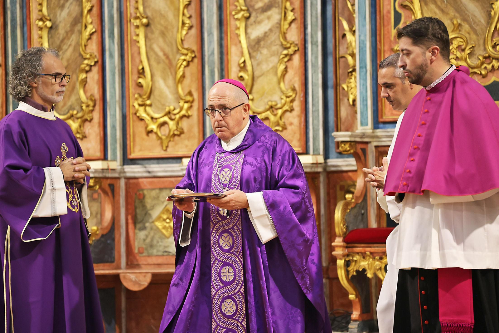 Imágenes de la Imposición de Cenizas en La Merced