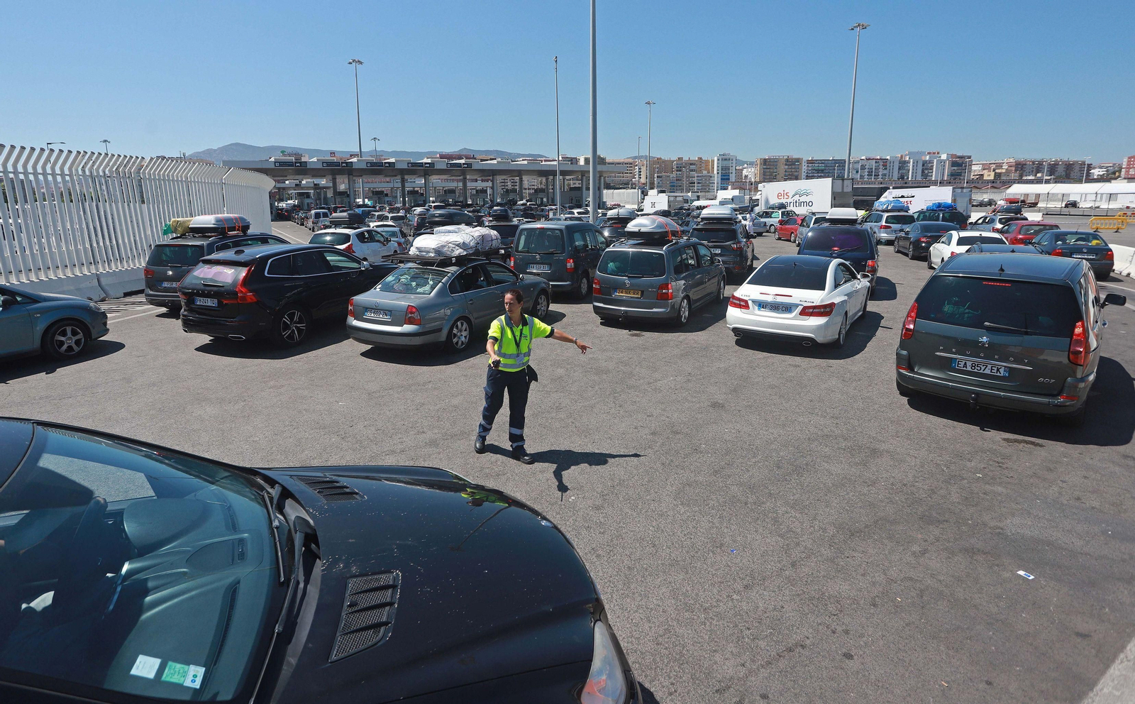 Organización de una campa de coches en la OPE de 2019.