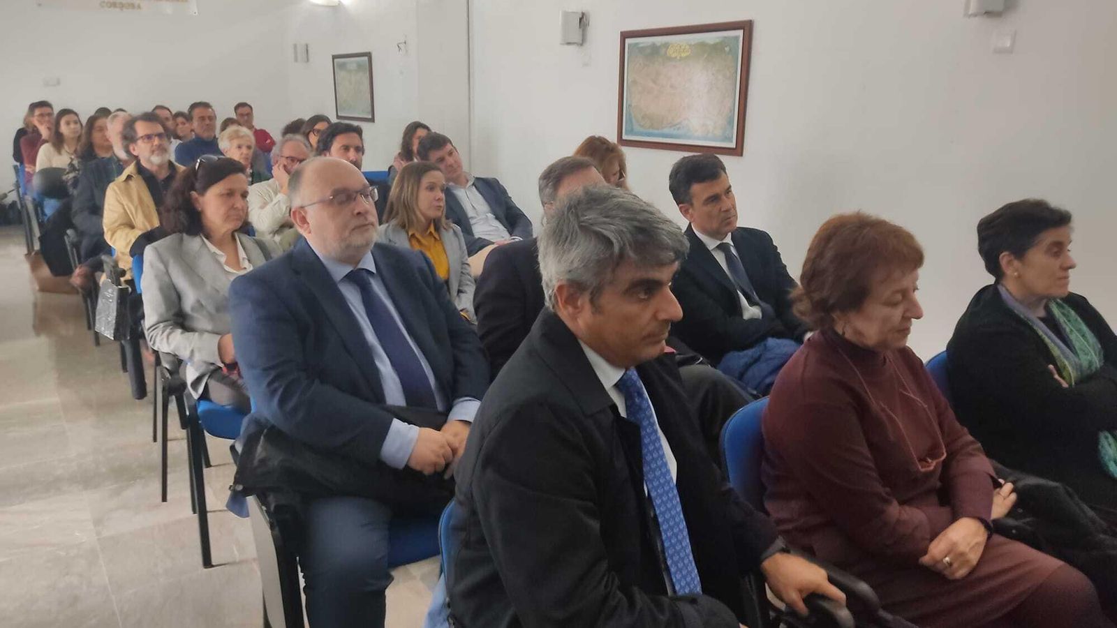 Asistentes a la presentación celebrada en el Colegio de Enfermería de Córdoba. Asistentes a la presentación celebrada en el Colegio de Enfermería de Córdoba.