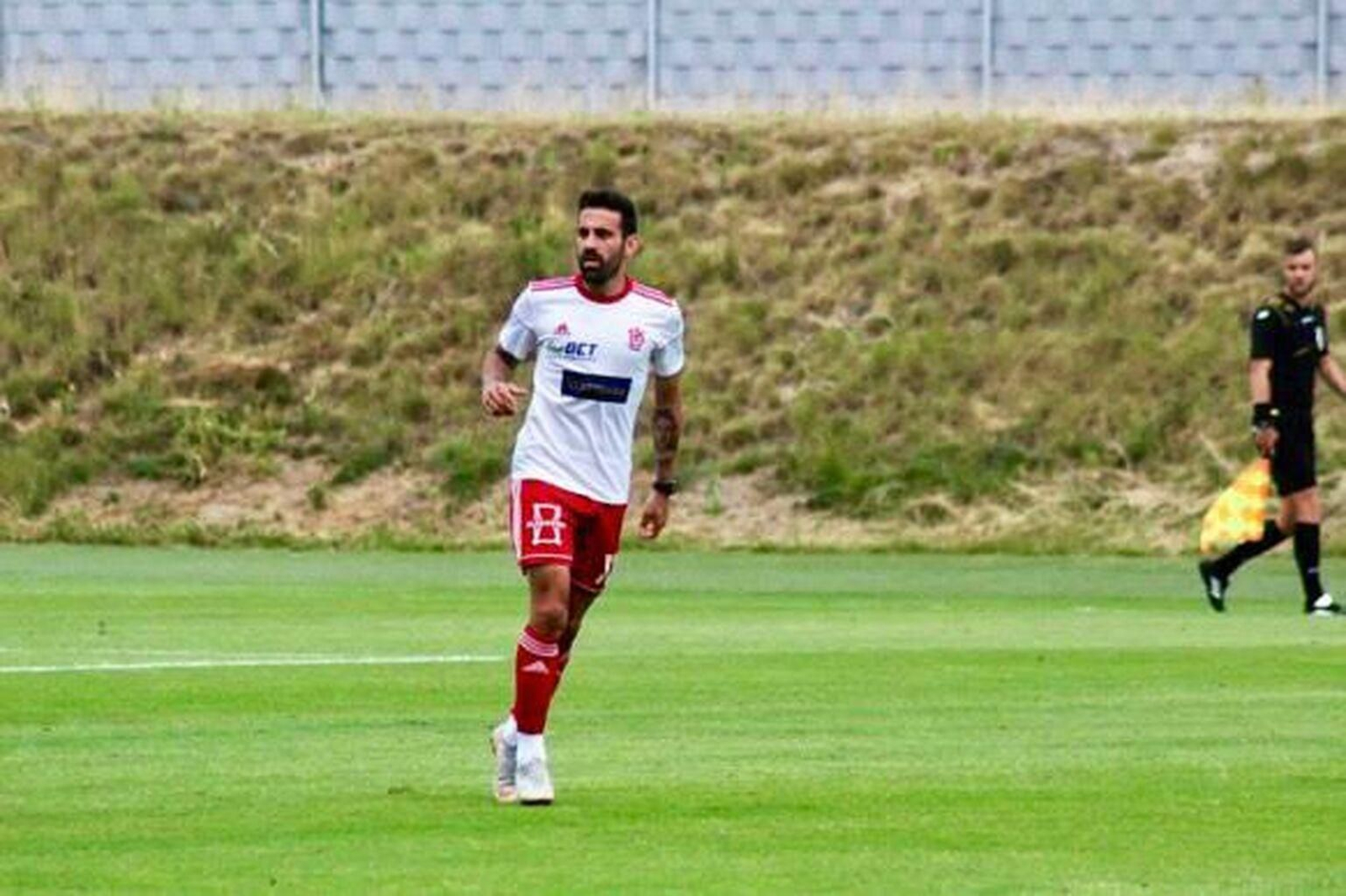 El exbalono Pirulo, con la camisola del LKS