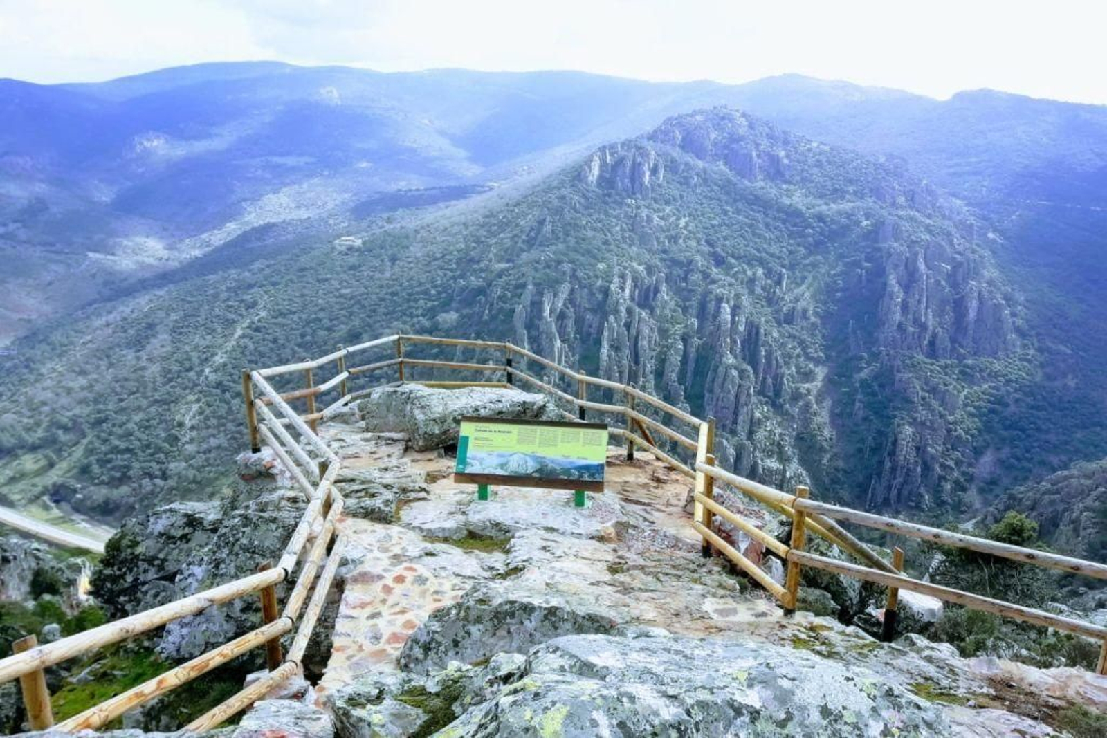 Monumento natural 'Los Órganos' de Despeñaperros