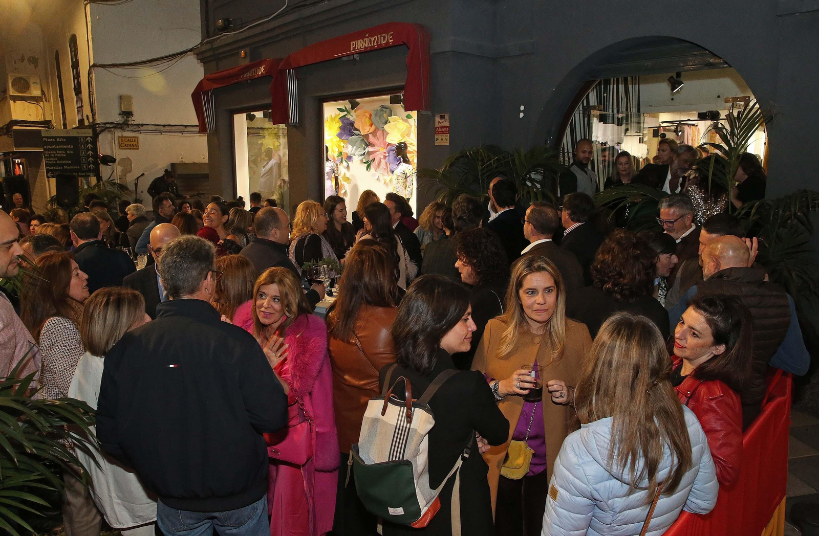 Fotos del 37º aniversario de Boutique Pirámide en Algeciras