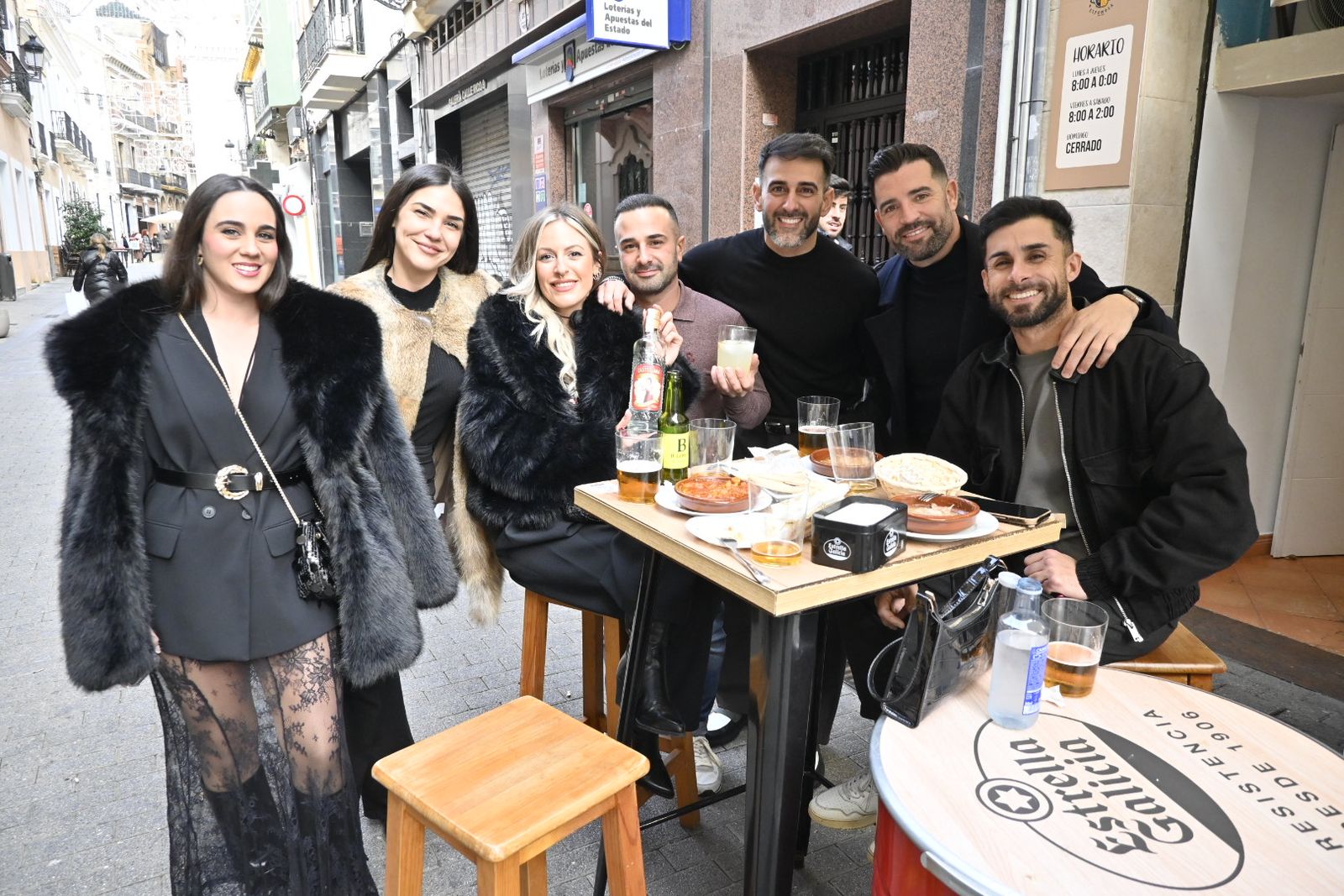 Búscate en las mejores fotografías del tardeo de este 31 de diciembre en Huelva