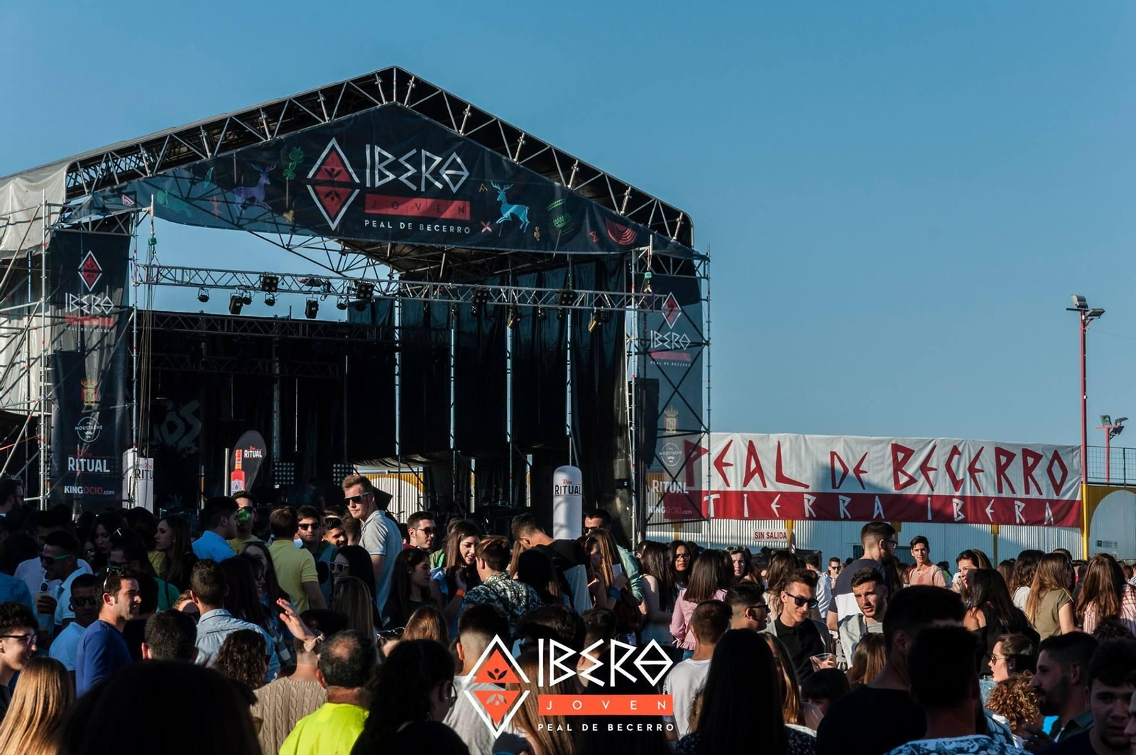 Peal de Becerro acoge este festival cada año destinado a pasar una jornada de música y fiesta. Peal de Becerro acoge este festival cada año destinado a pasar una jornada de música y fiesta.