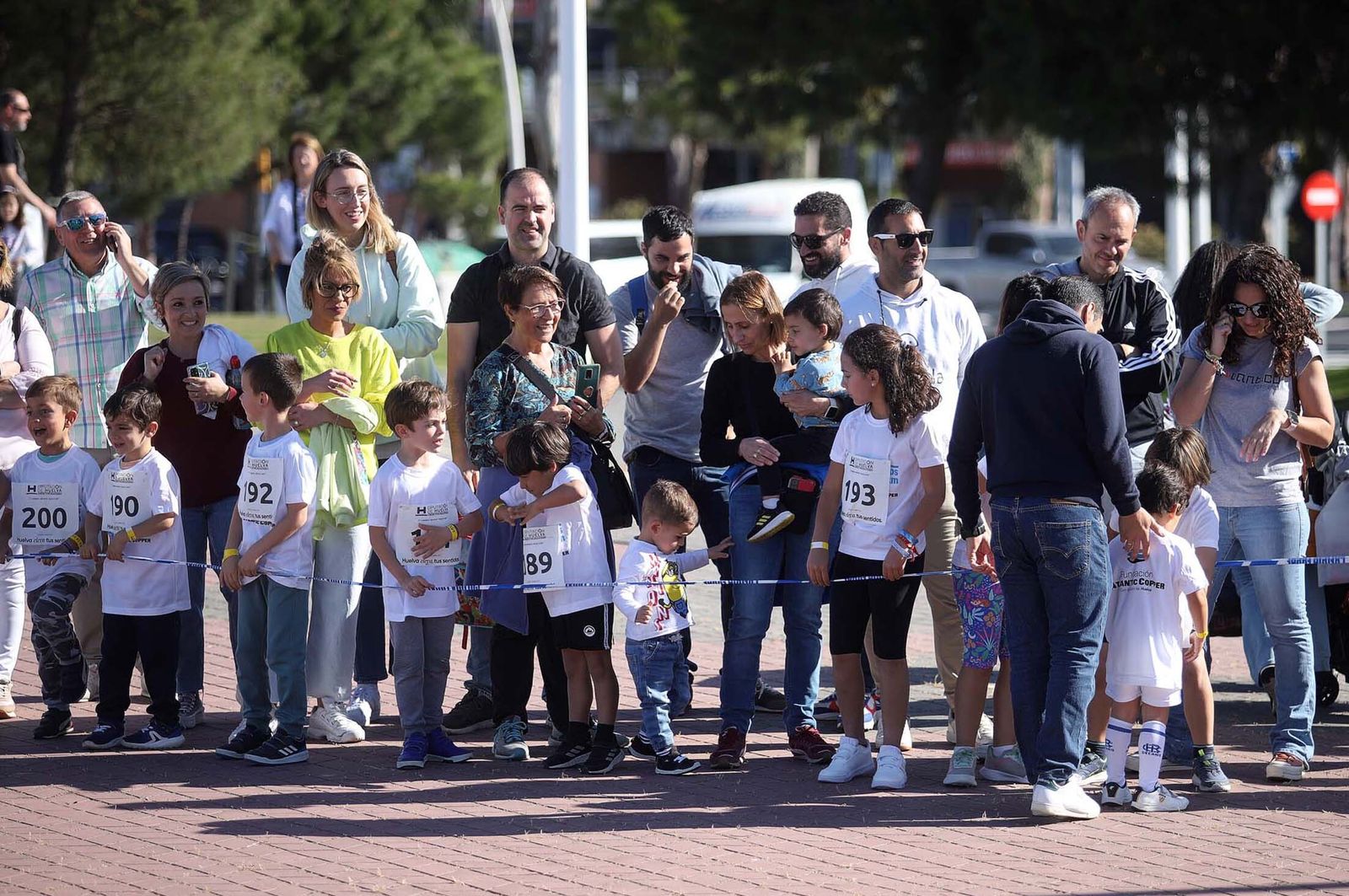 Imágenes de la carrera infantil previa a la "10K Puerta del Descubrimiento"