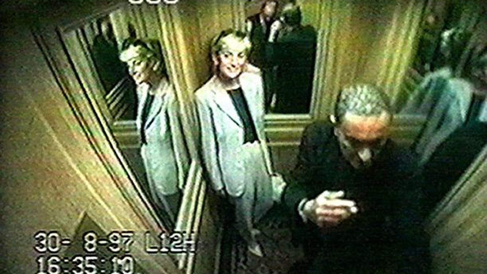 Diana Spencer en su última imagen, en el hotel de París, horas antes de su muerte