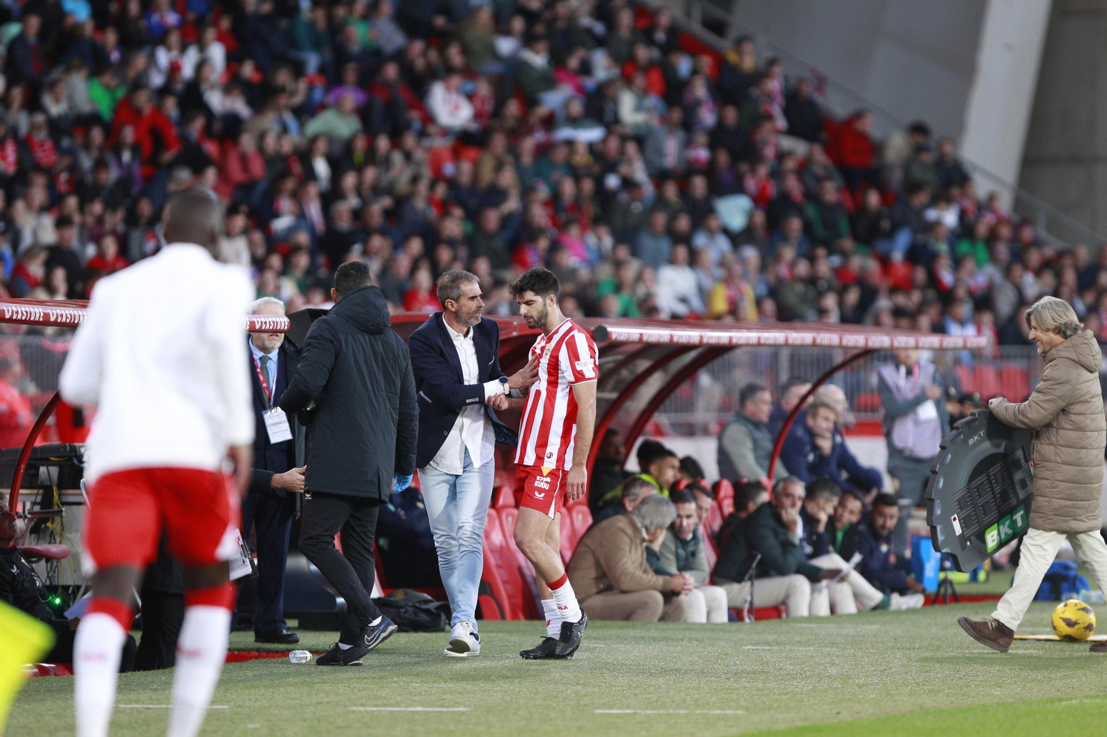 Imágenes del partido de fútbol U.D. Almería-Real Betis Balompié