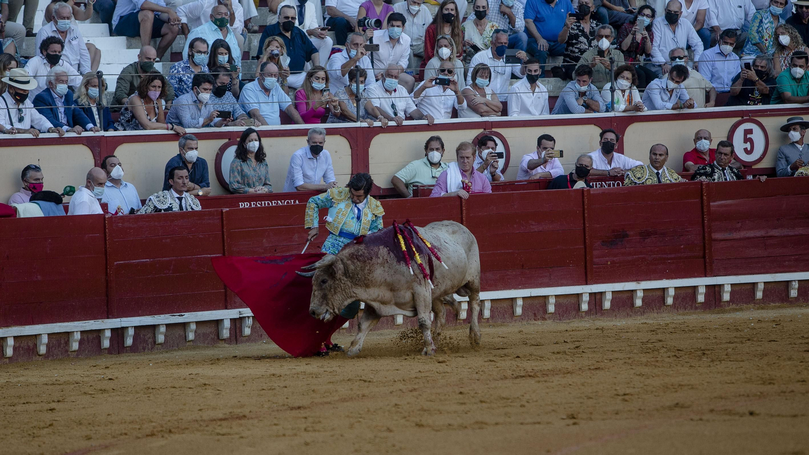 La corrida de toros en el Puerto de Santa María, con Morante de Puebla en solitario, en imágenes.
