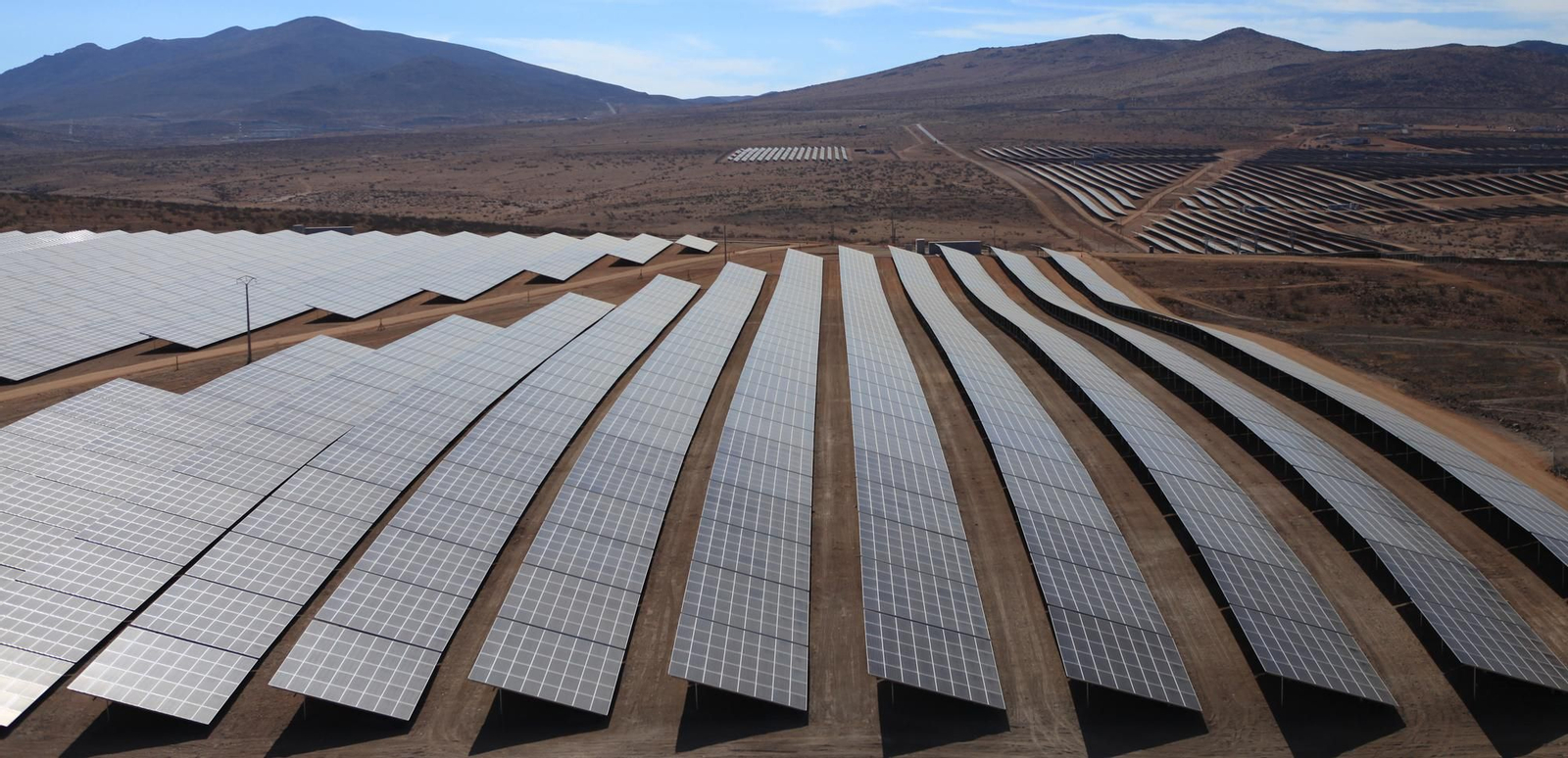 Planta fotovoltaica El Romero Solar, de Acciona. Planta fotovoltaica El Romero Solar, de Acciona.