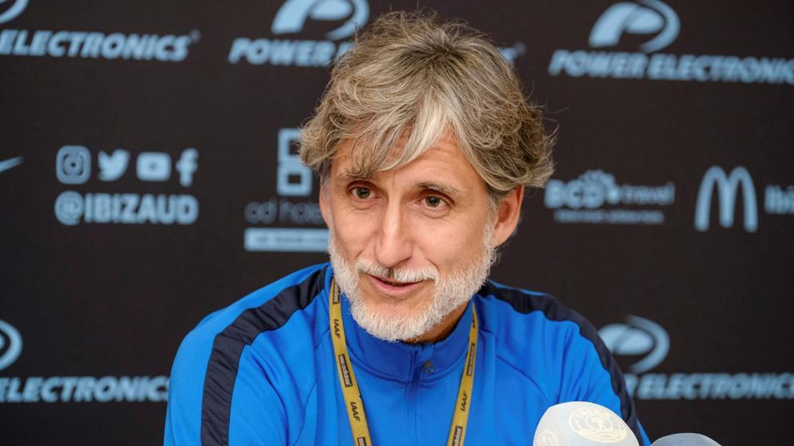 Pablo Alfaro, durante una rueda de prensa como entrenador del Ibiza.