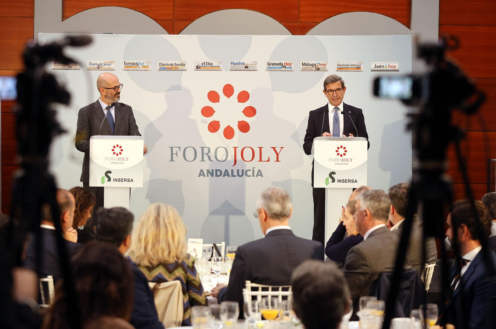 Imágenes del desayuno-coloquio con Jorge Paradela en el Foro Joly Andalucía celebrado en Huelva