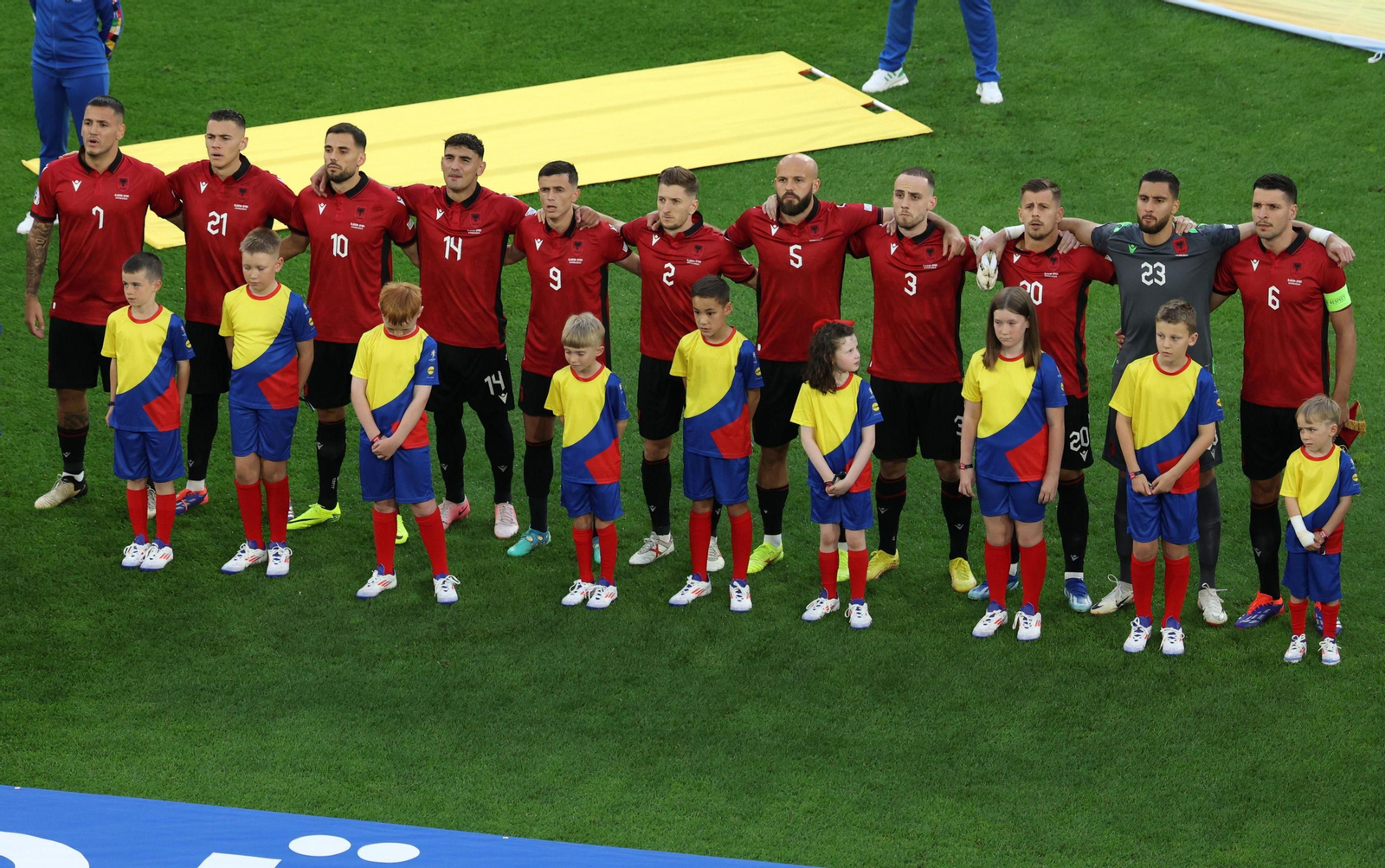 Las fotos del Albania - España