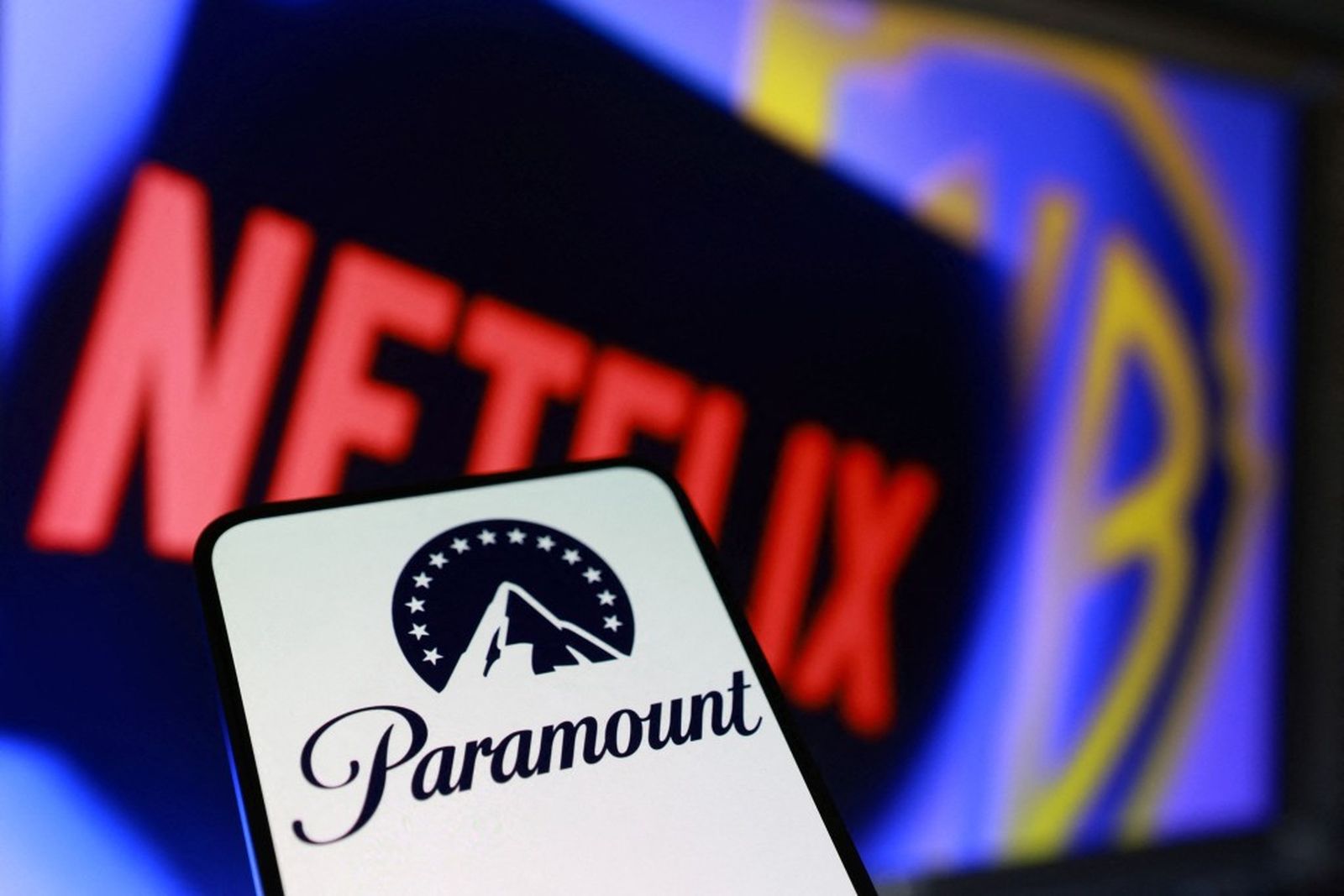 Logos de Paramount, Netflix y Warner.