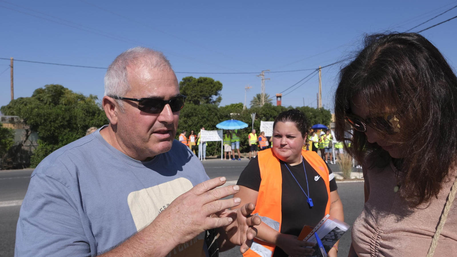 Protestas de los vecinos de los cortijos de La Cañada por la falta de iluminación
