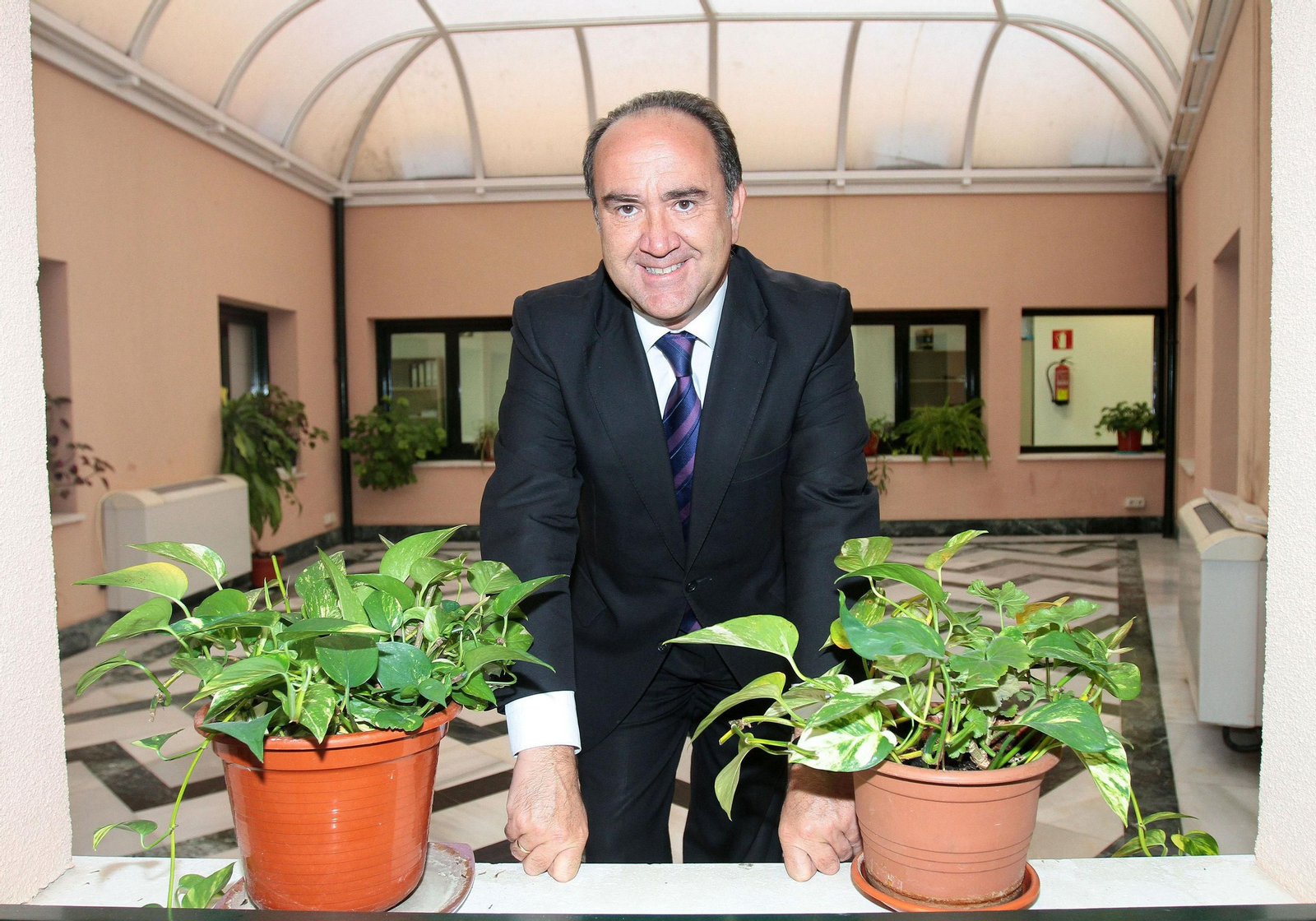 El magistrado José Luis López Fuentes, que relevó en el cargo a José Requena Paredes, reclama un edificio único para la Audiencia.