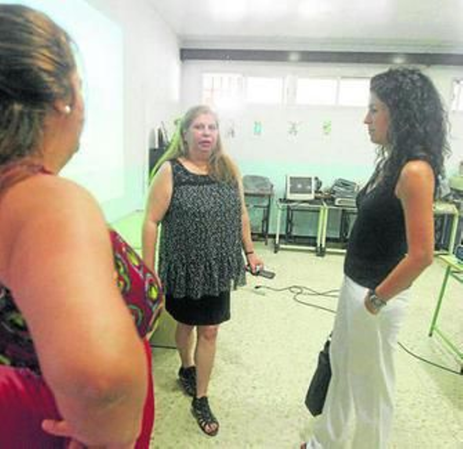 A la derecha, Cuartero, junto a la presidenta de Nakera Romi.