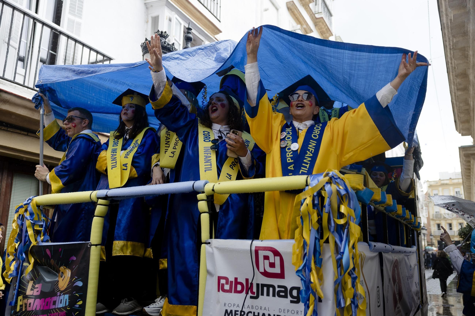 Las mejores imágenes del primer domingo de Carnaval de Cádiz