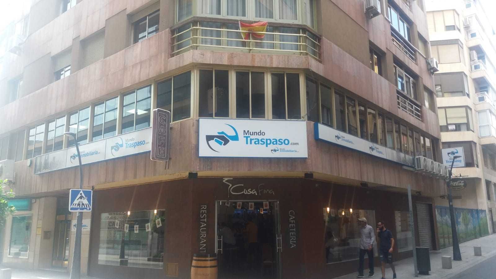 La entrada a una de las oficinas centrales de Mundotraspaso.