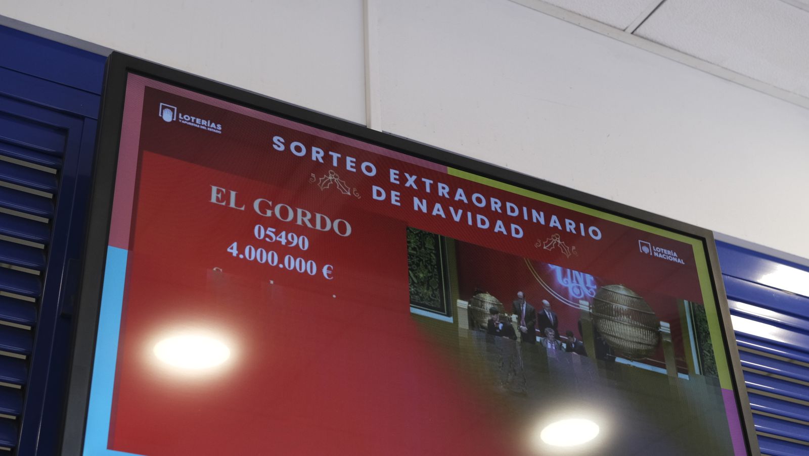 Imágenes de los premiados por la Lotería de Navidad en Almería y provincia