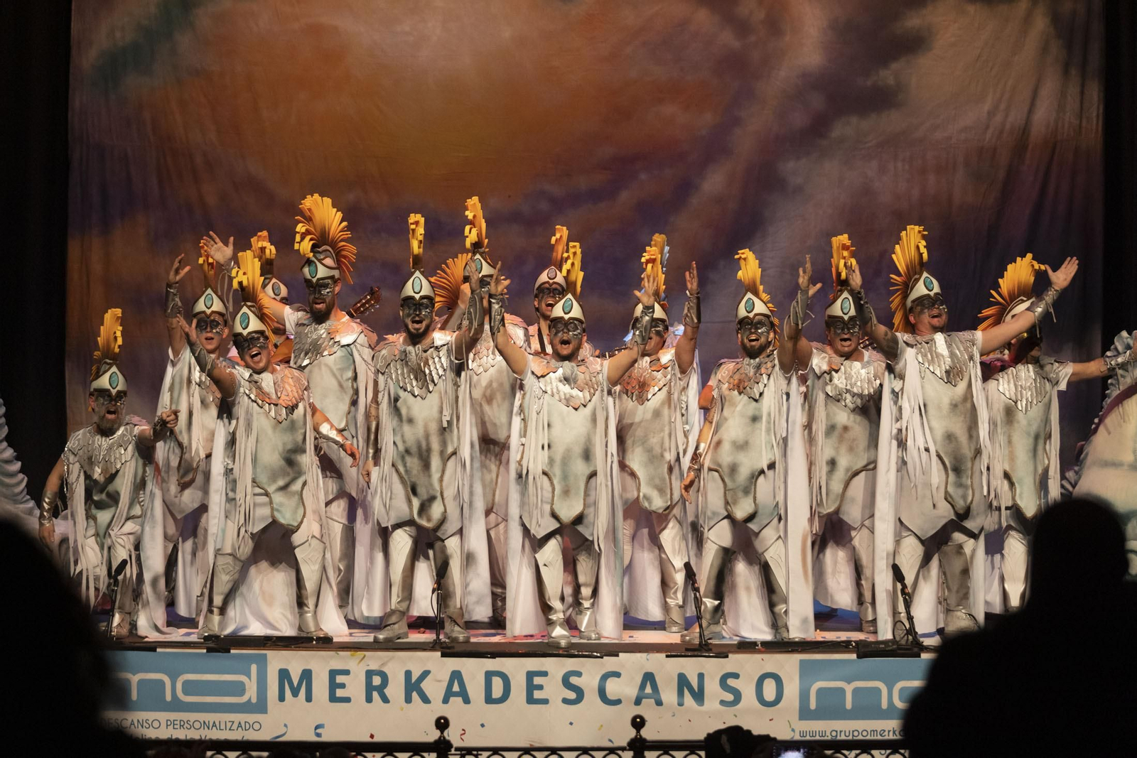 Imágenes de la actuación de la comparsa de Huelva 'Poniente' en el Carnaval Colombino