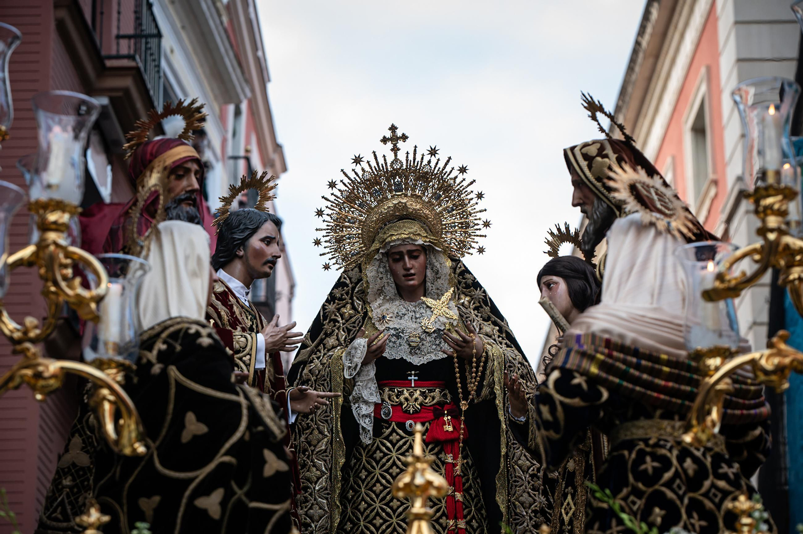 La Hermandad del Santo Entierro en la Semana Santa de Sevilla 2025