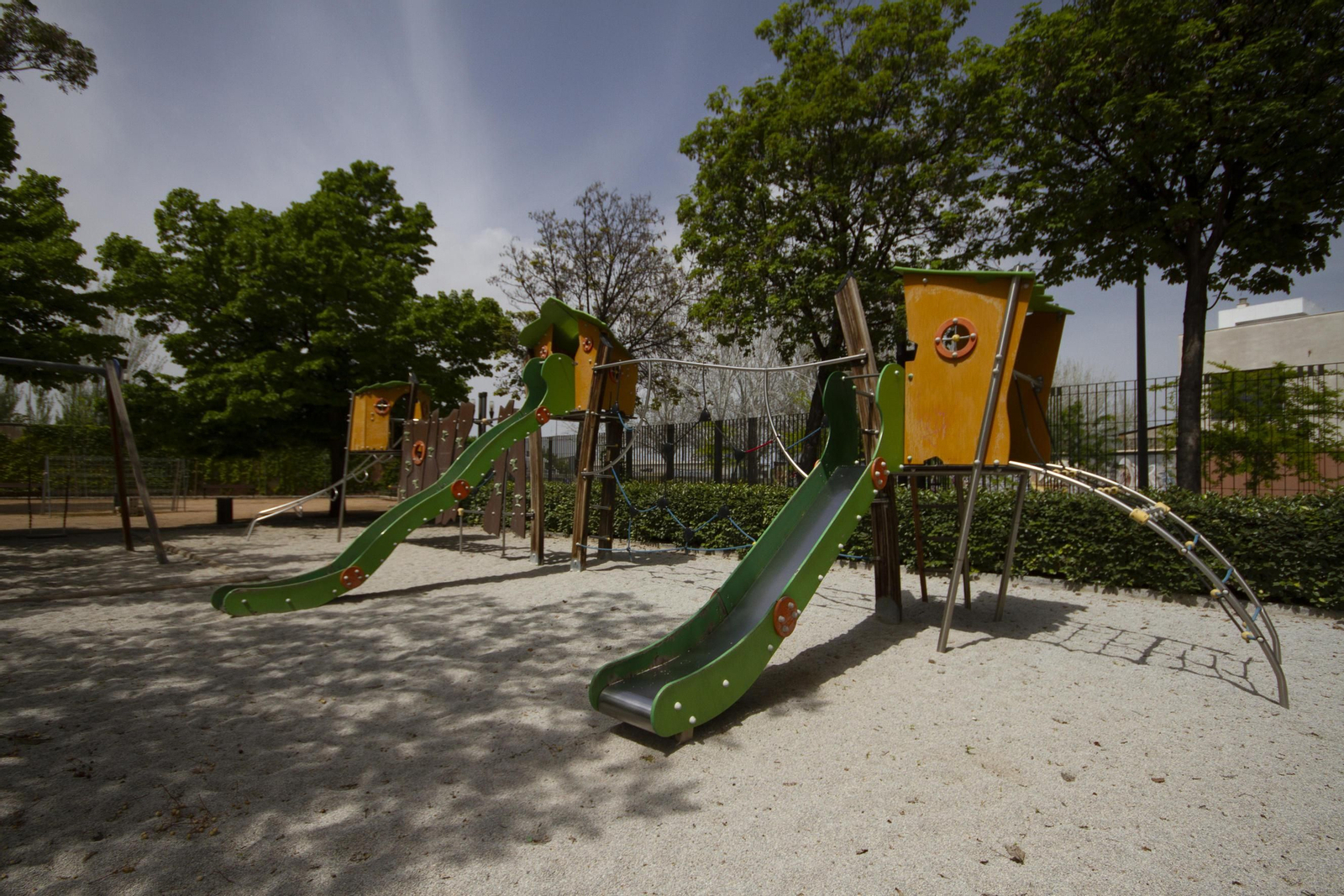 Los parques de Granada, vacíos en pleno estado de alarma