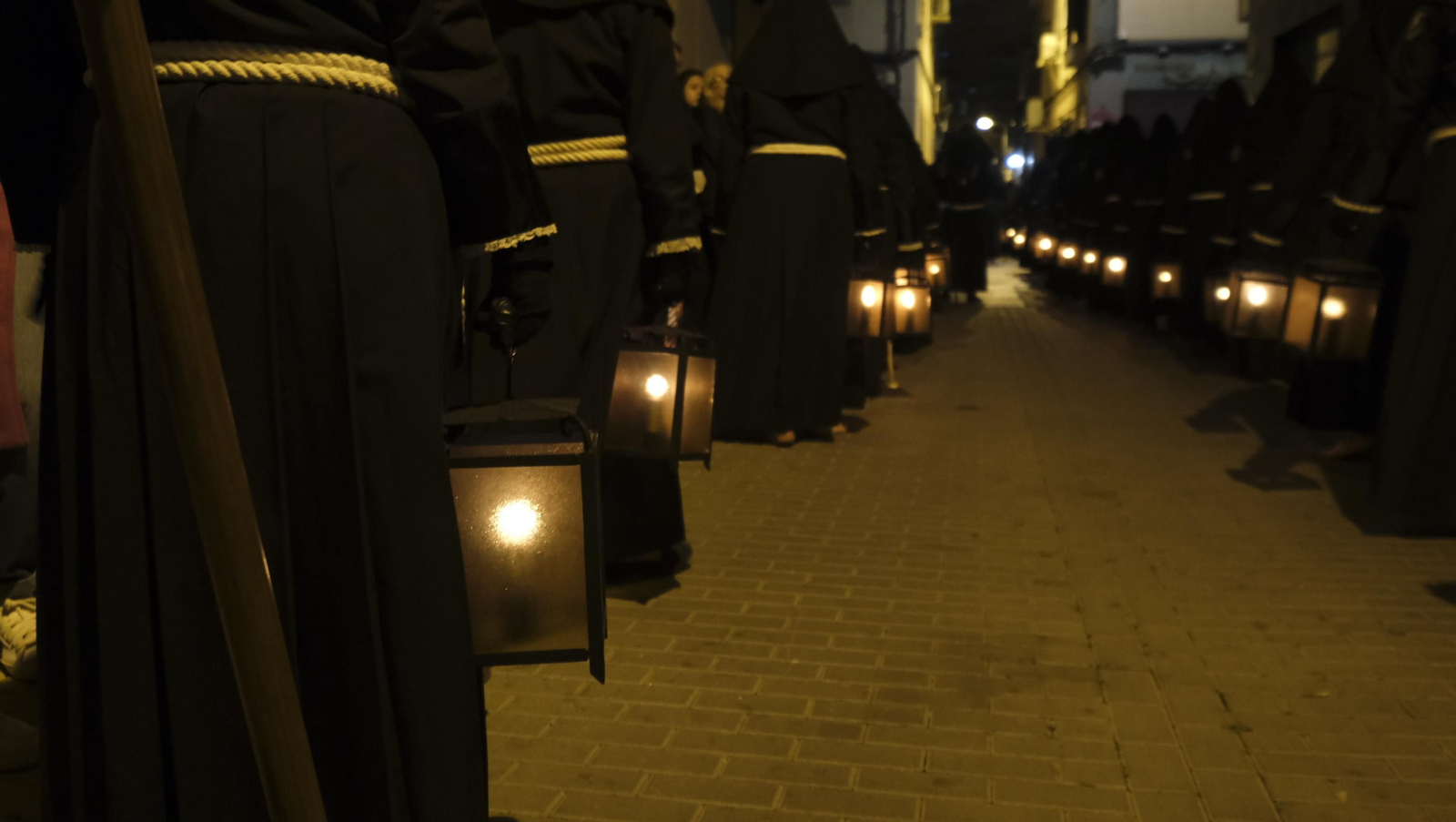 Procesión del Perdón en Almería, en imágenes