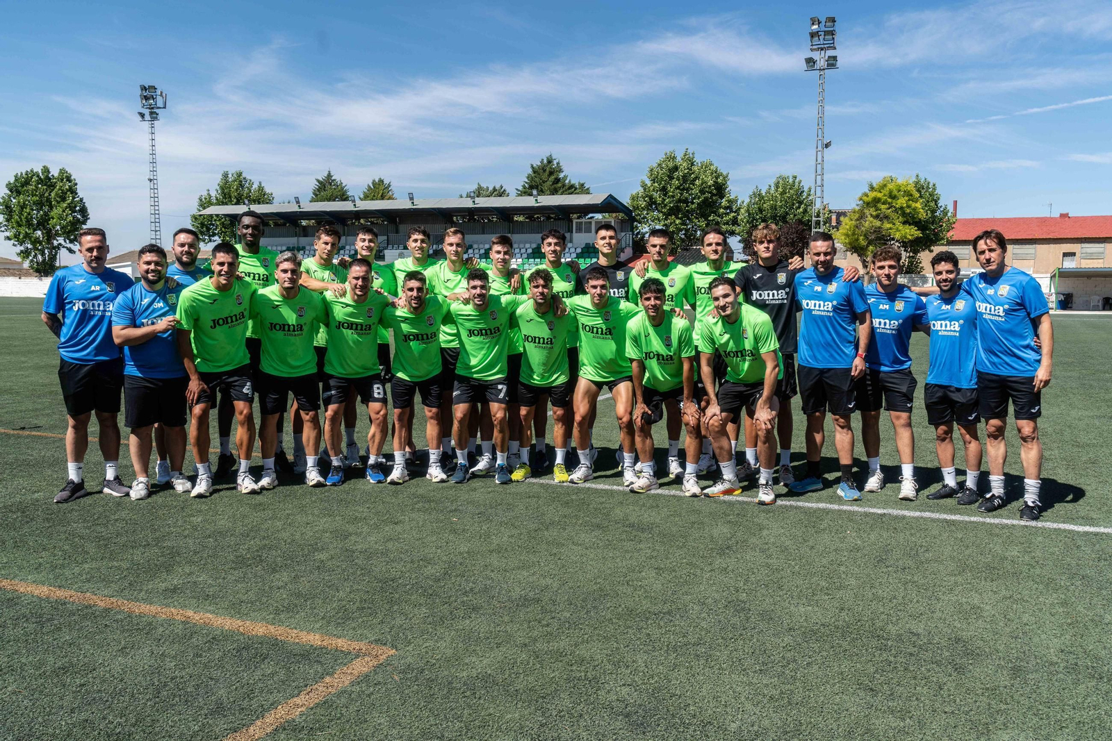 Plantilla y cuerpo técnico del CD Quintanar del Rey.