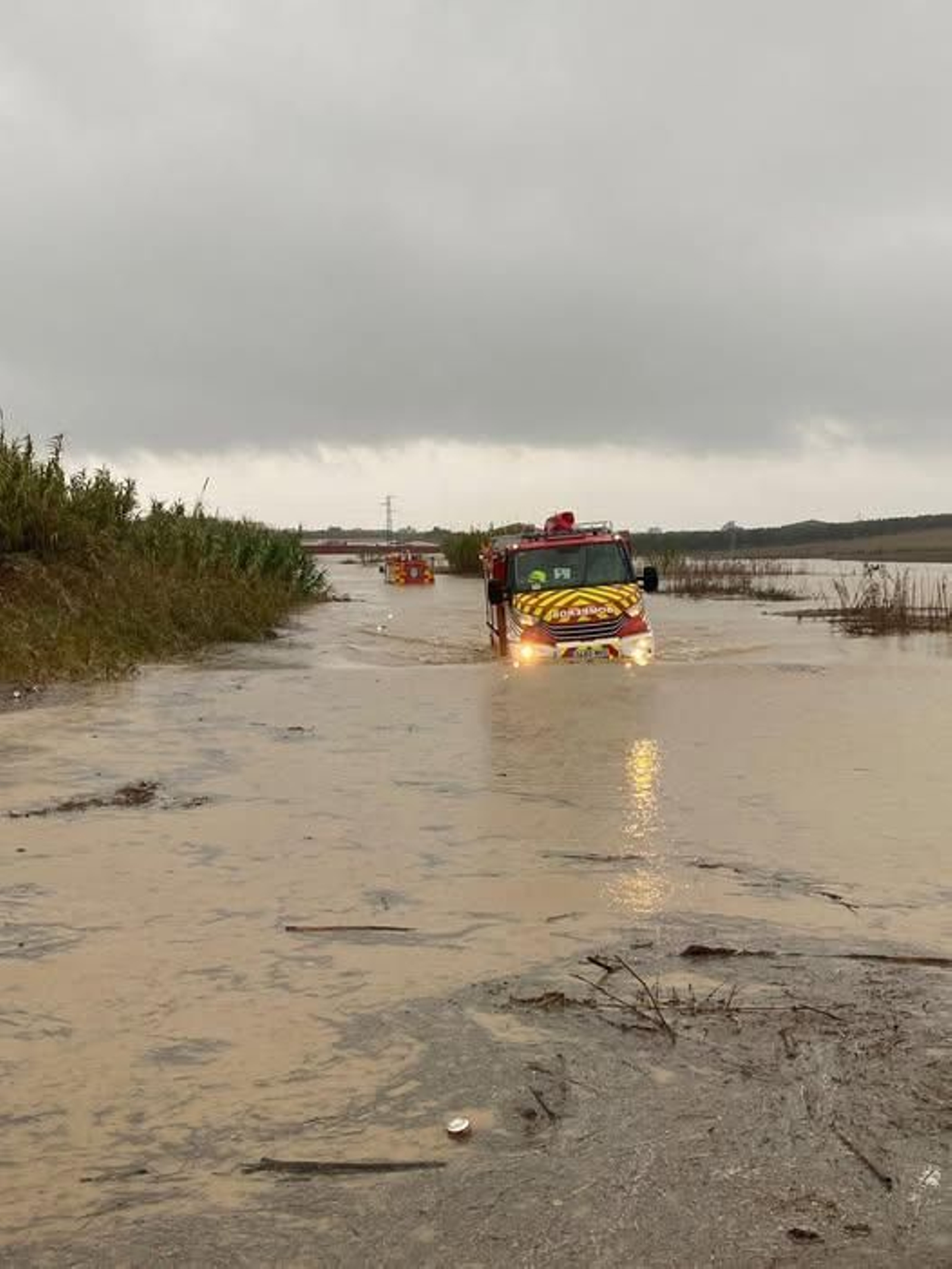 Los Bomberos de Huelva, en acción.
