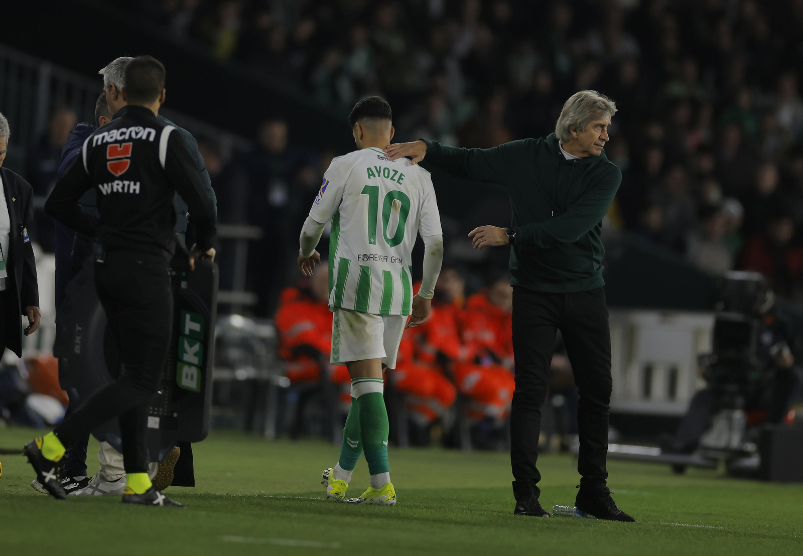 Pellegrini, en el momento del cambio de Ayoze por lesión.