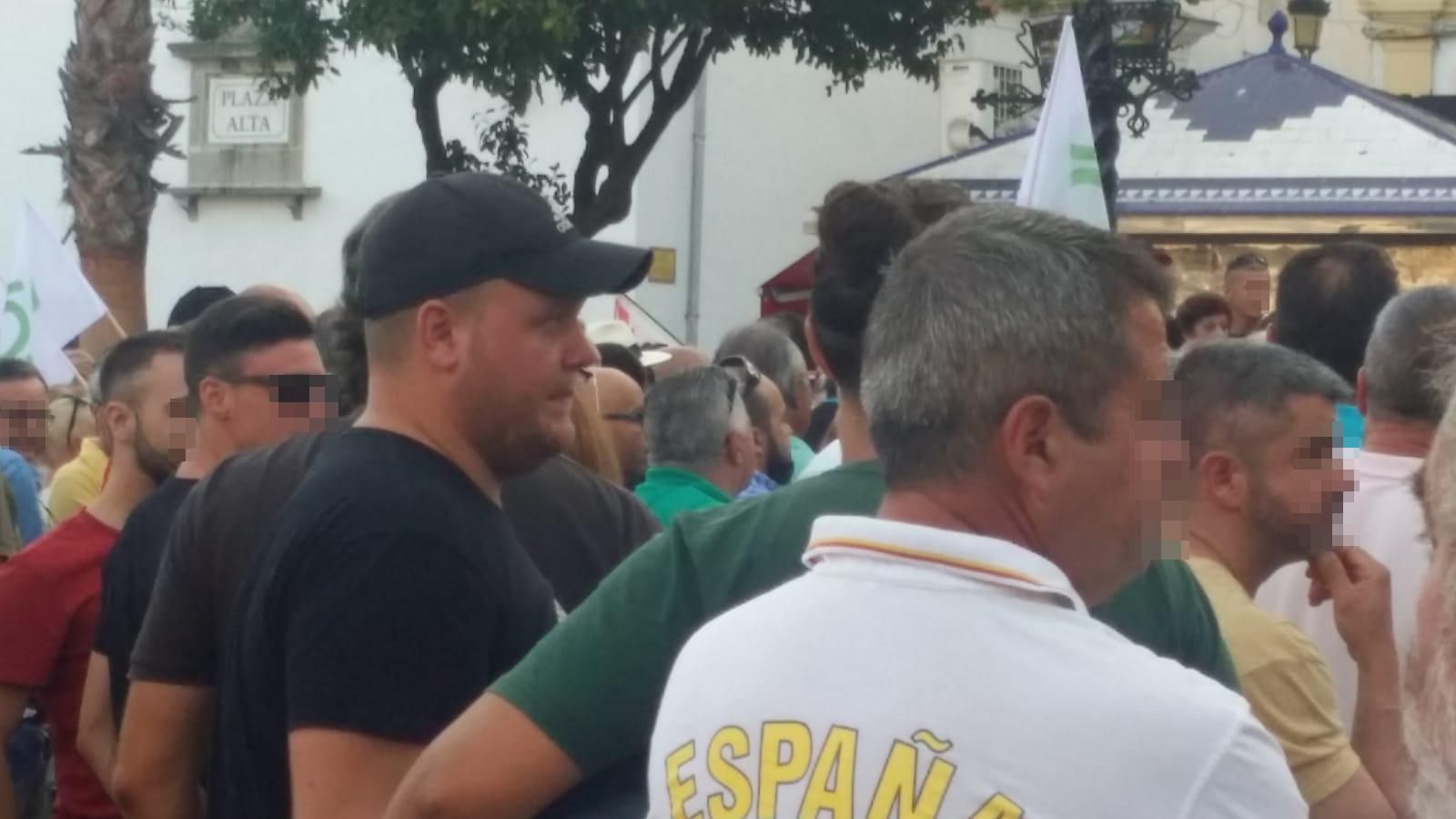 Ángel Fernández Cortés, en la Plaza Alta entre el público en un acto de Vox el pasado 8 de agosto
