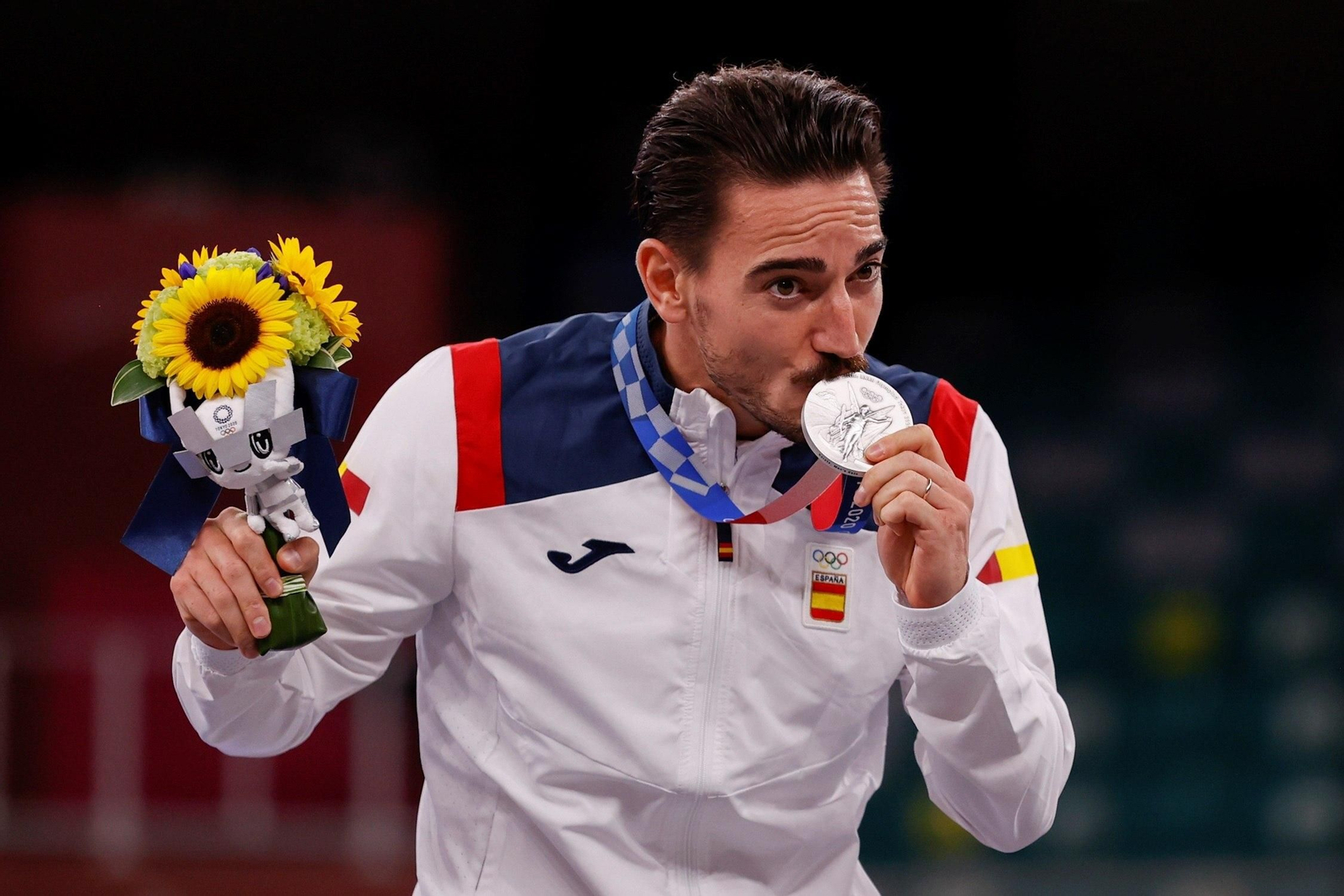 Damián Quintero, con su medalla de plata. Damián Quintero, con su medalla de plata.