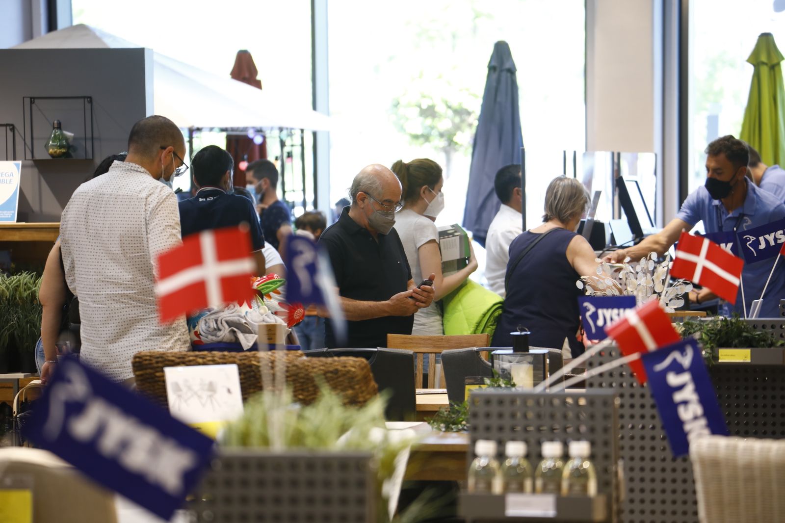 Día de apertura en el parque comercial Los Patios de Azahara de Córdoba, en imágenes