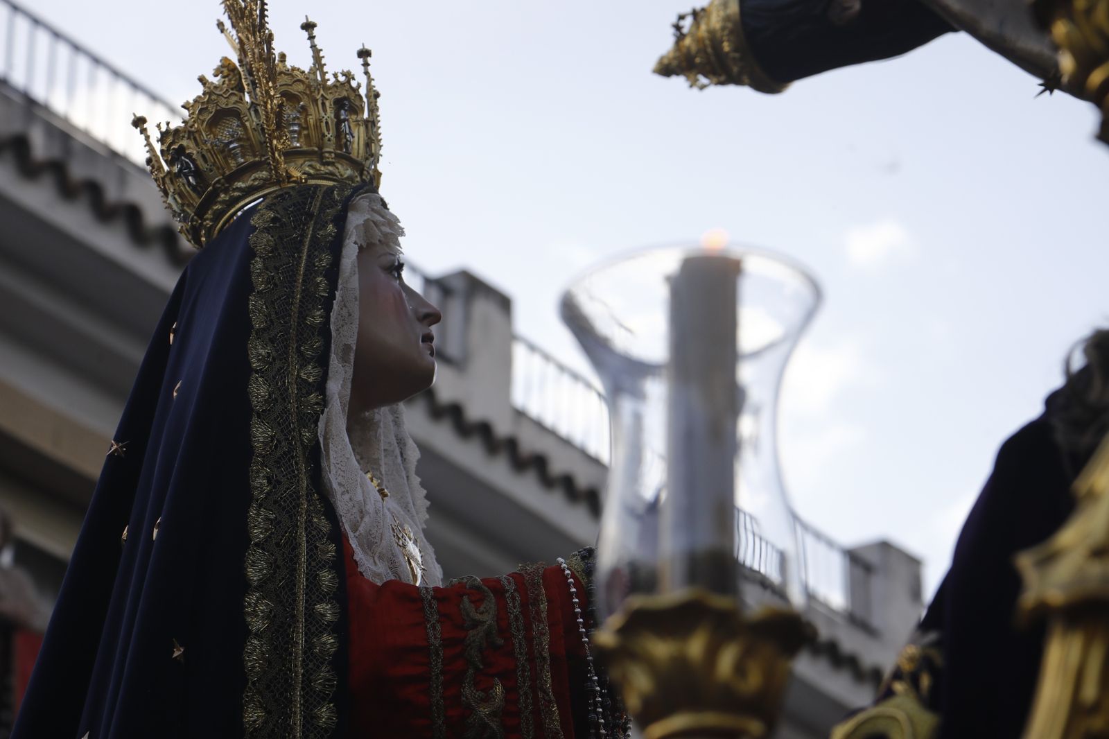 Jueves Santo en Córdoba: La procesión del Cristo de Gracia, en imágenes