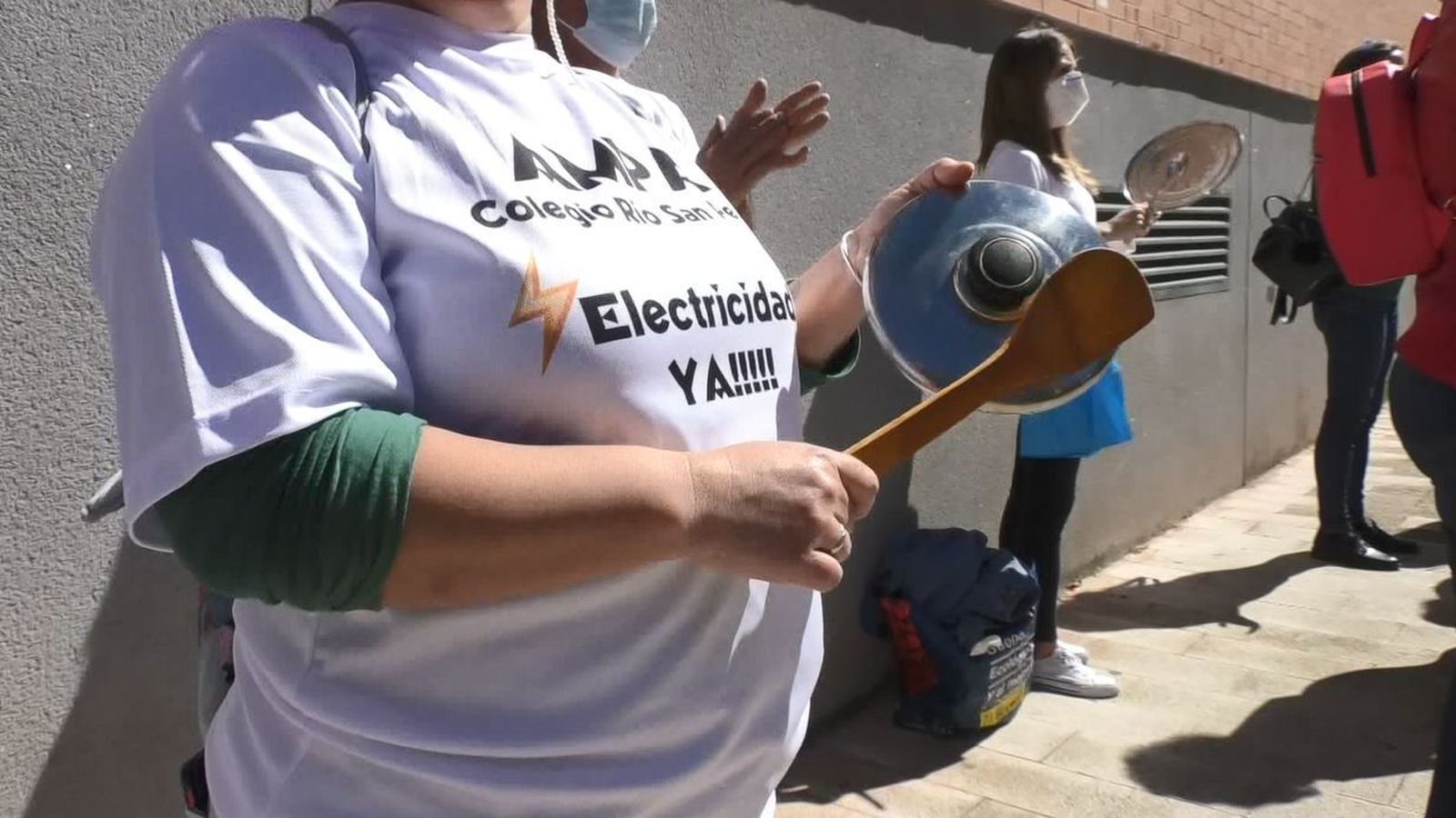 Cacerolada en el Colegio Río San Pedro