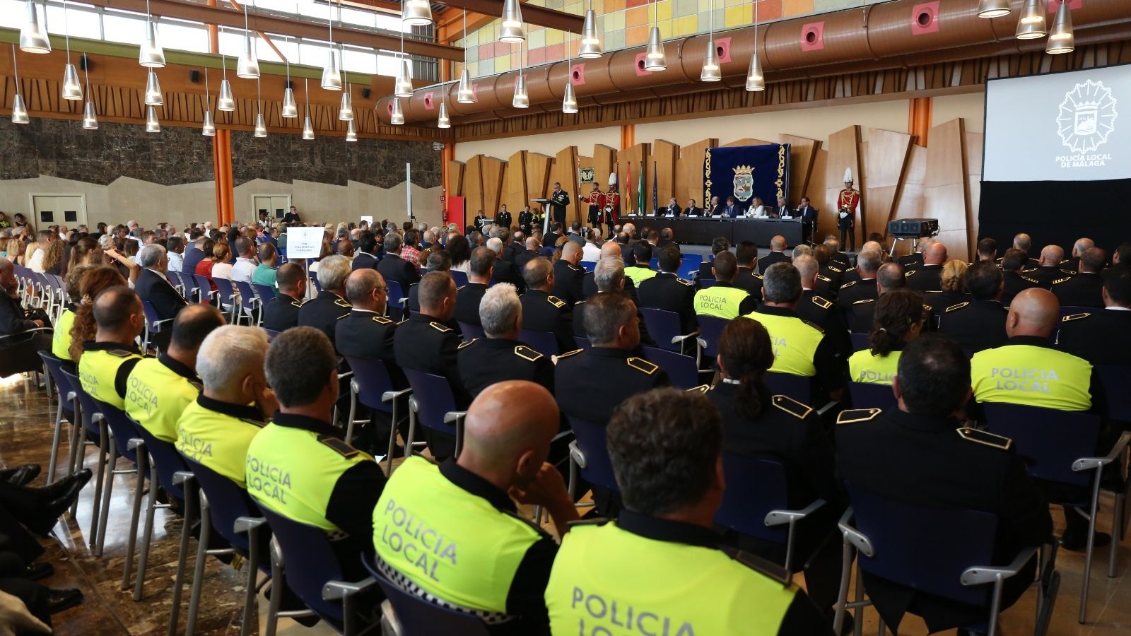 Policías locales durante el acto del Día del Patrón