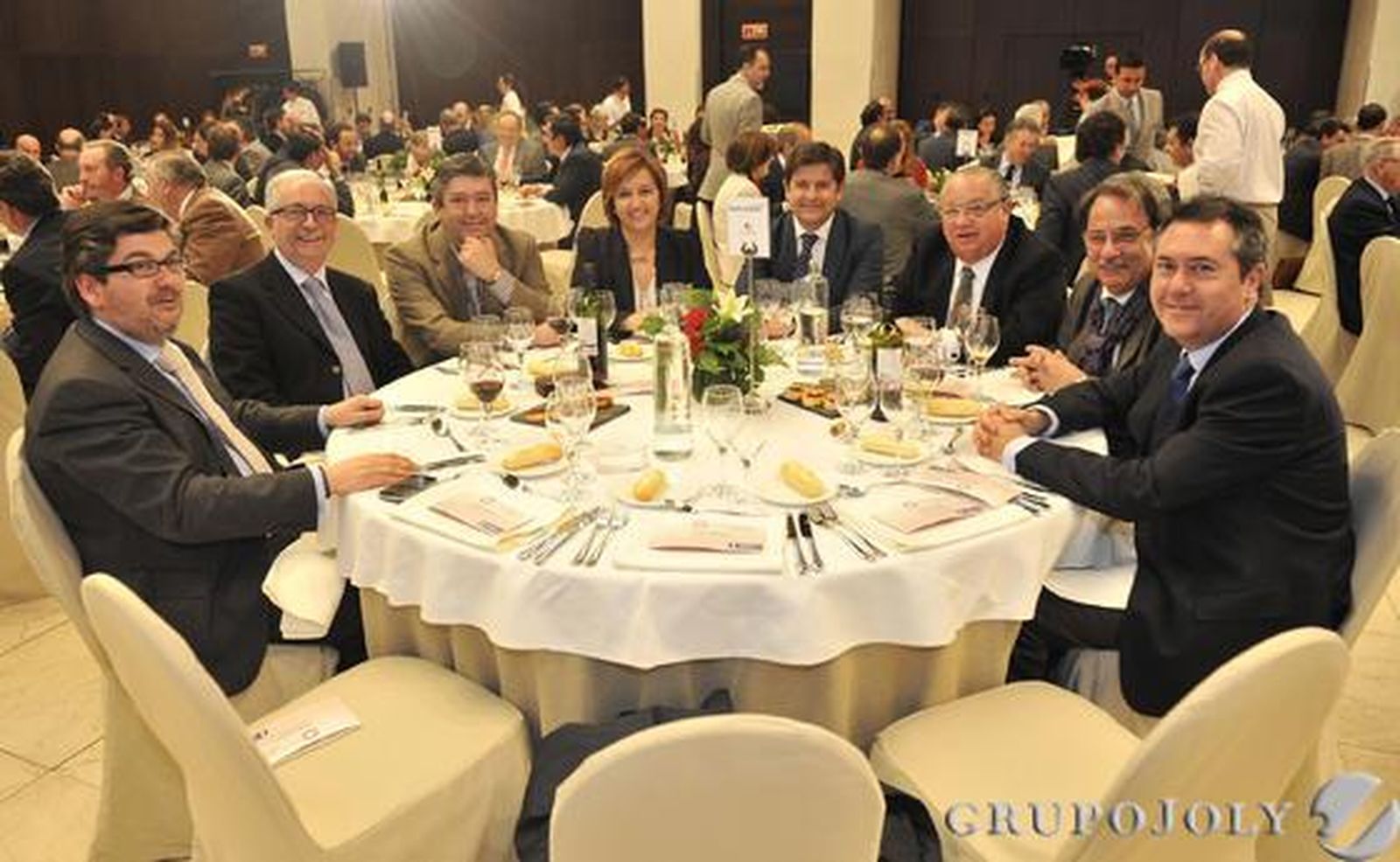 Jacinto Mañas, José Aguilar, Luis Enrique Flores Domínguez, Nieves Masegosa, Juan Serrano Portilli, Ángel Tamarit, Eugenio Domínguez y Juan Espadas.

Foto: Juan Carlos Vázquez / Manuel Gómez
