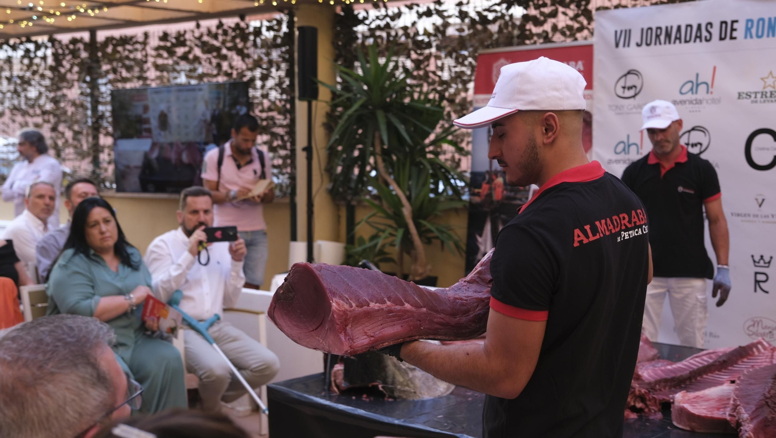 El ronqueo del atún de Almadraba en el Espacio Gastronómico Tony García, en imágenes