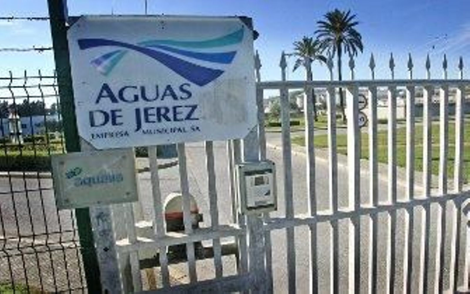 La CEC ve legítimo que se haga negocio con lo público