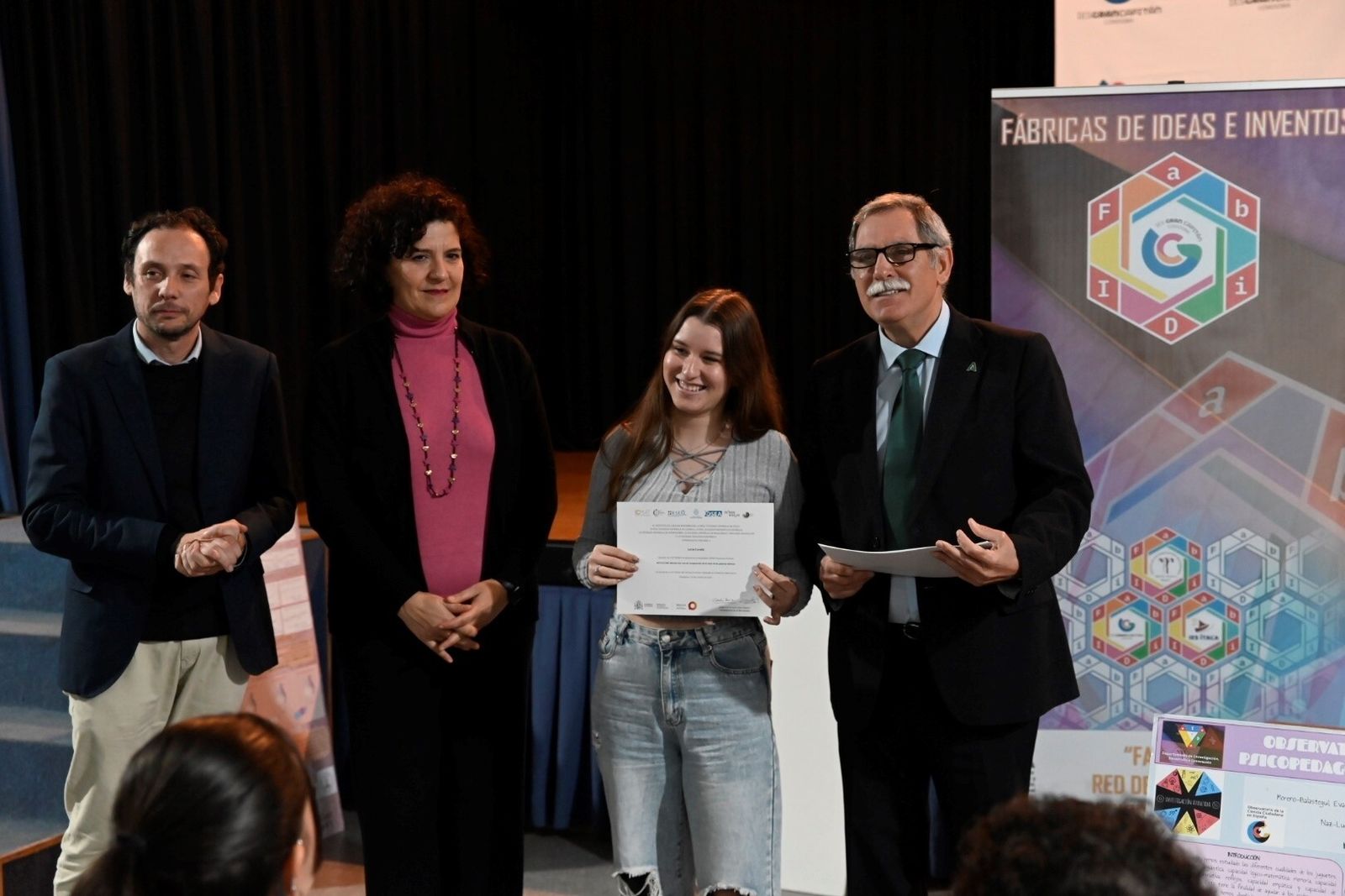 La entrega de los premios científicos al alumnado del instituto Gran Capitán de Córdoba, en imágenes