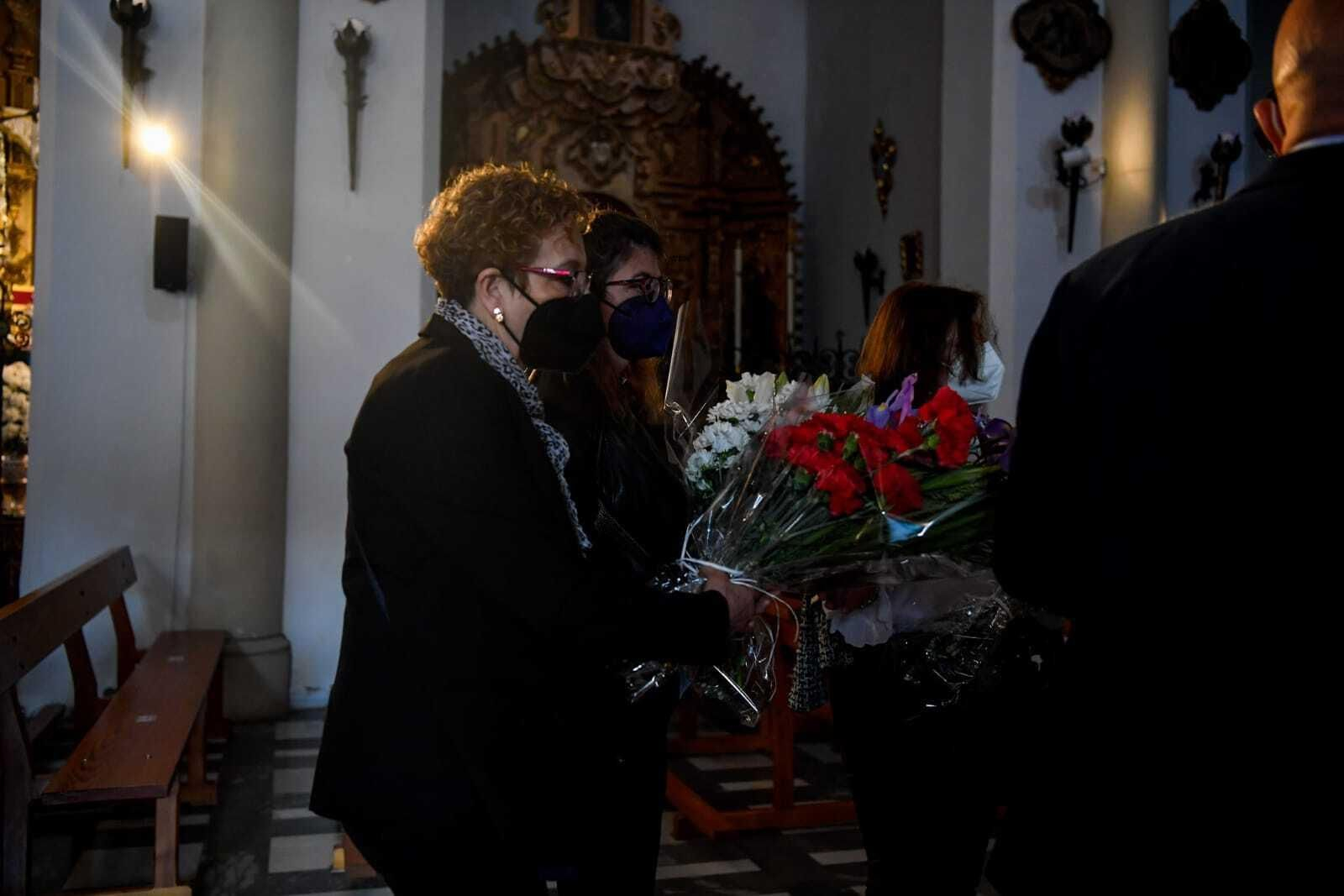 Veneración a los titulares de la hermandad de los Favores