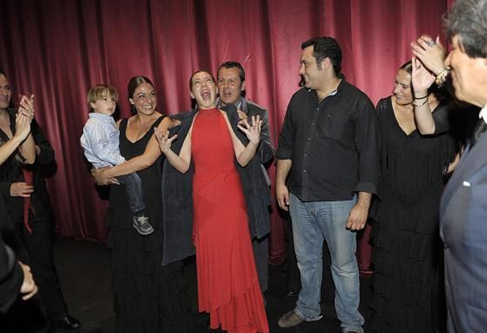 Una emocionada Sara Baras se despide temporalmente de los escenarios para dedicarse a su familia. 

Foto: Lourdes de Vicente