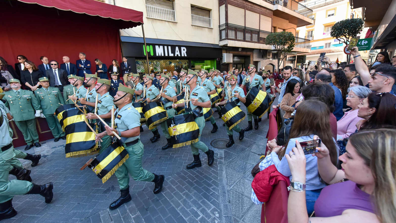 Fotos del Lunes Santo en Algeciras: Desfile de La Legión