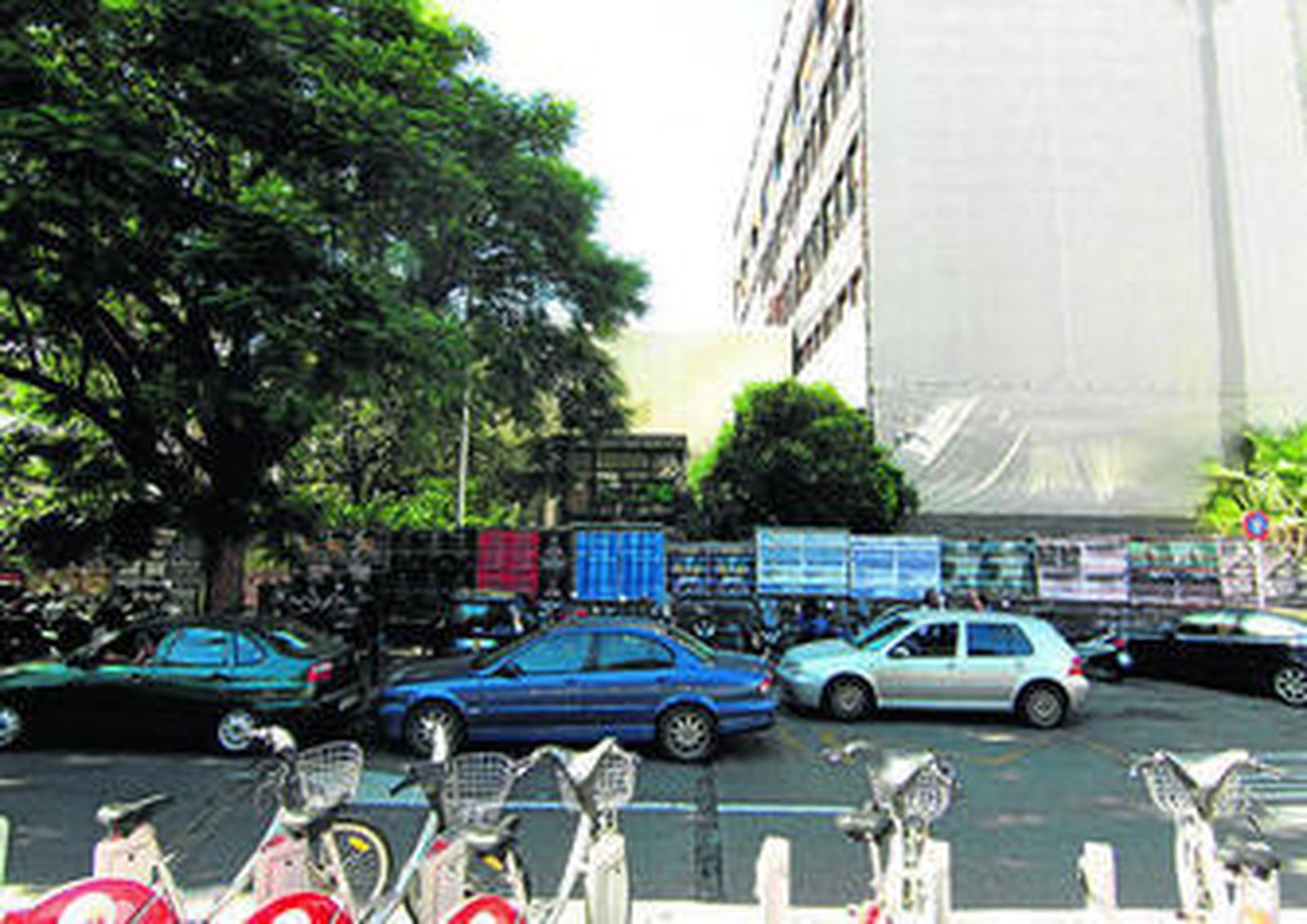 El edificio de la antigua comisaría de Policía de la Gavidia.