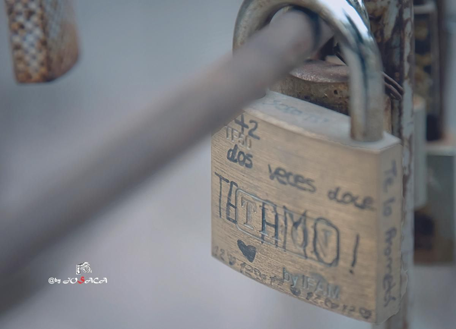 Unidos en un candado por amor