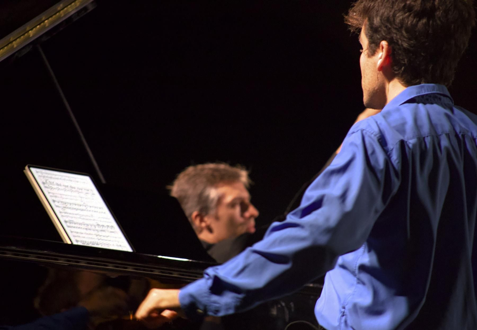 El Trío Vibrart llena de sensibilidad y arte el Tendencias de Salobreña