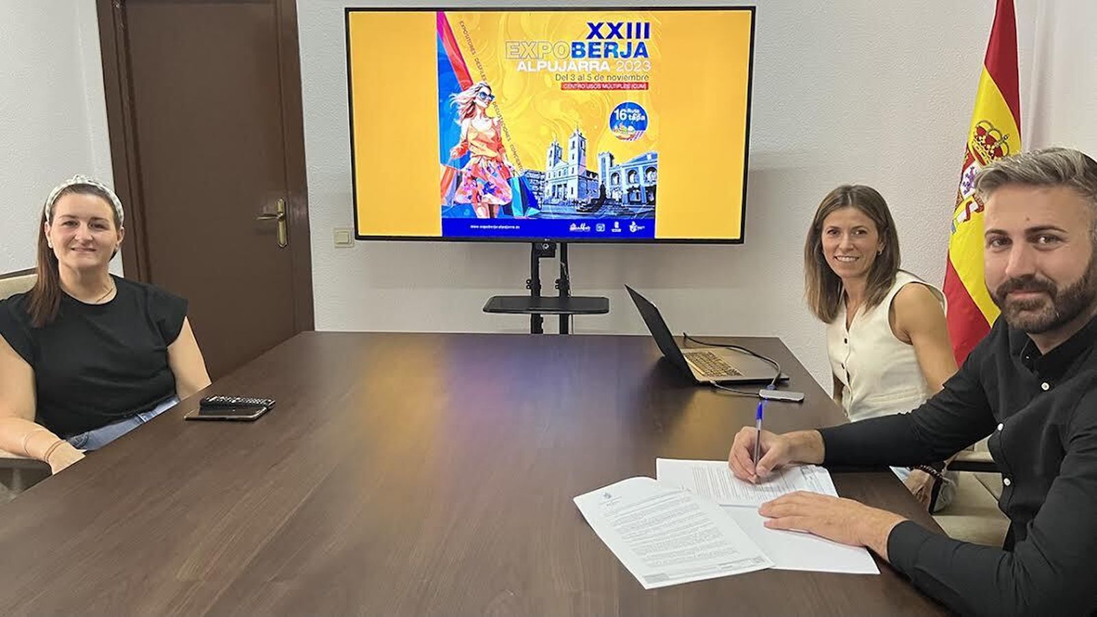 Rafa Villegas, Fuensanta La Torre ( Acehber) y la vocal María Belén Ibáñez,