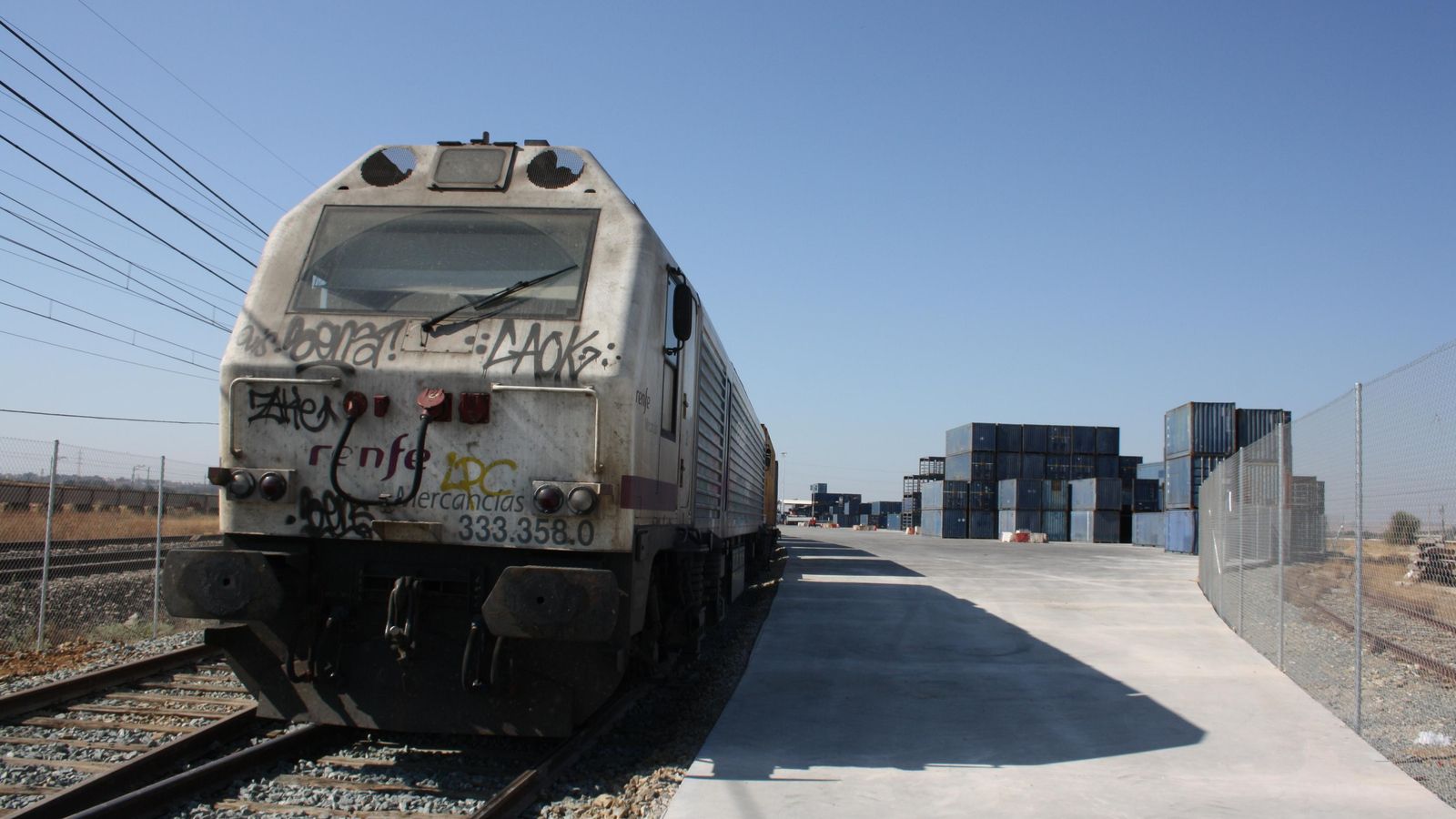 Una de las unidades dispuesta a salir con destino al Puerto de Huelva desde Majarabique.