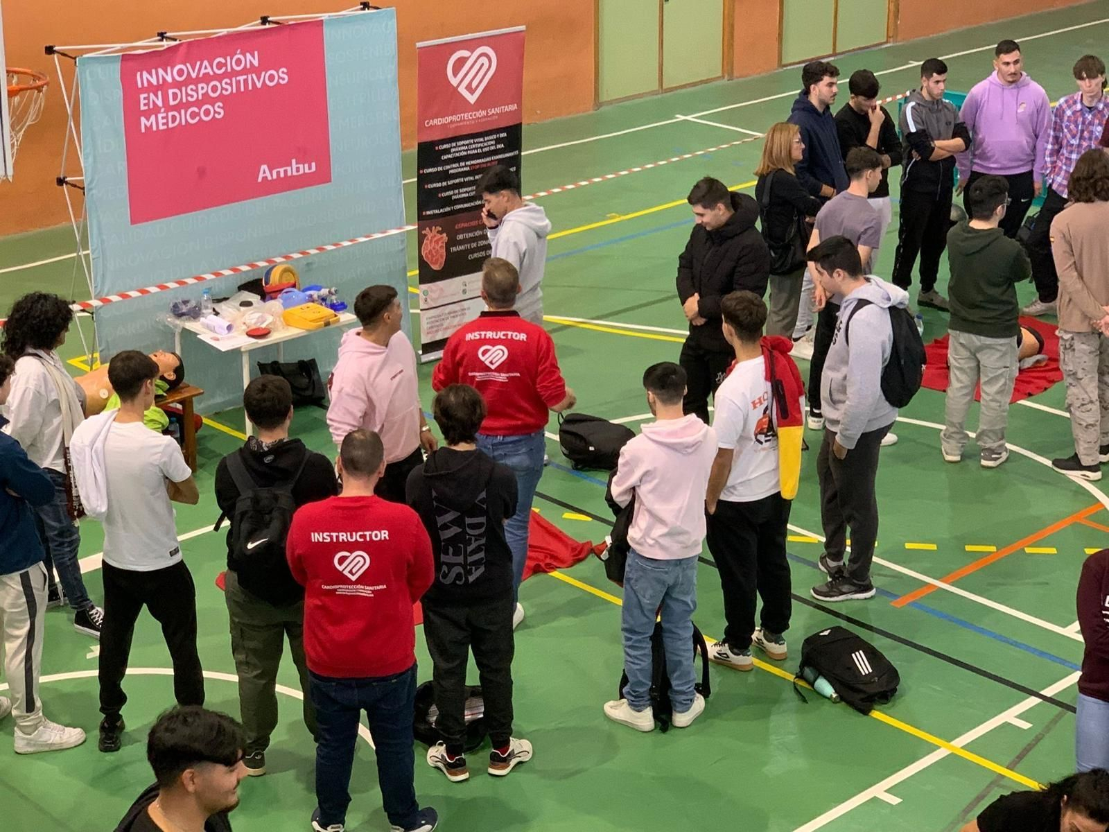 Más de 1.500 estudiantes reciben técnicas básicas de reanimación cardiopulmonar