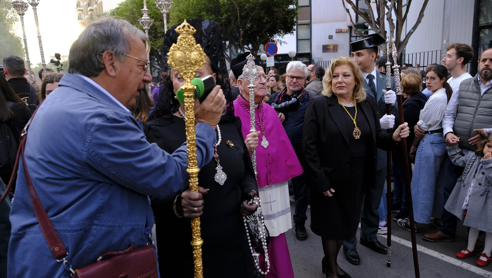 Pasión vuelve a su Iglesia de Santa Teresa azotada por la lluvia